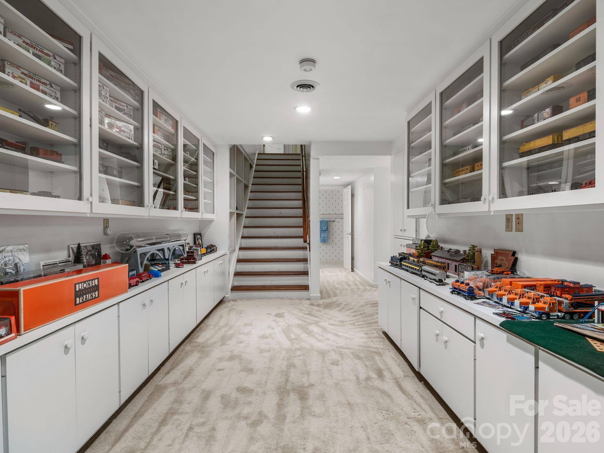 140 Meadowlark Drive — Tryon