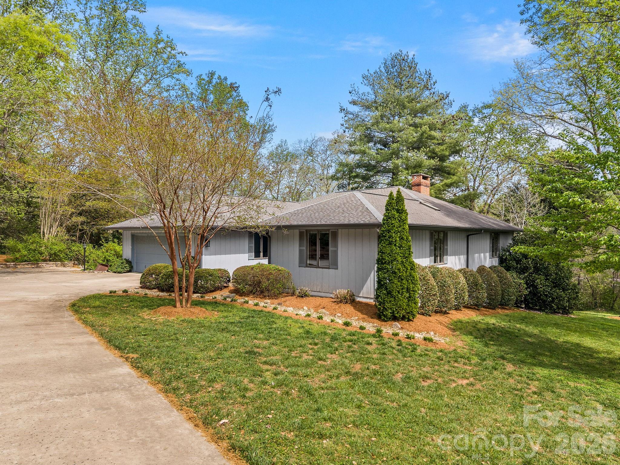 140 Meadowlark Drive — Tryon