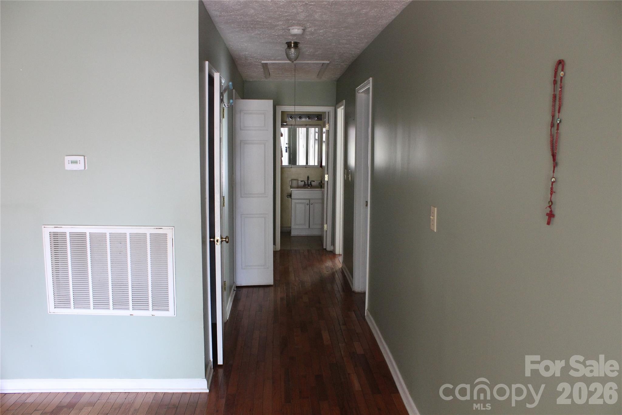 718 Live Oak Street — Shelby