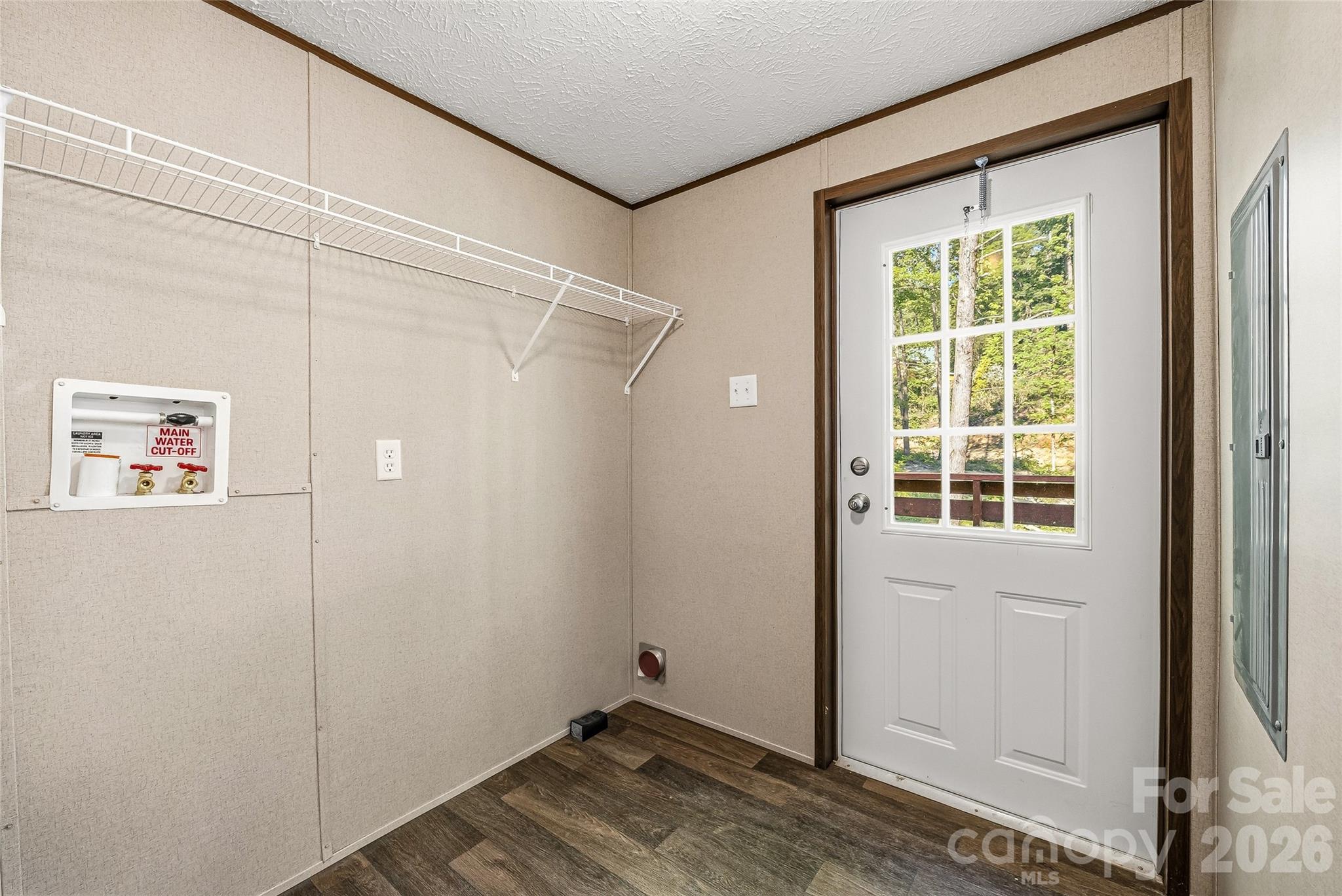 45 Alan Retreat Road — Hendersonville