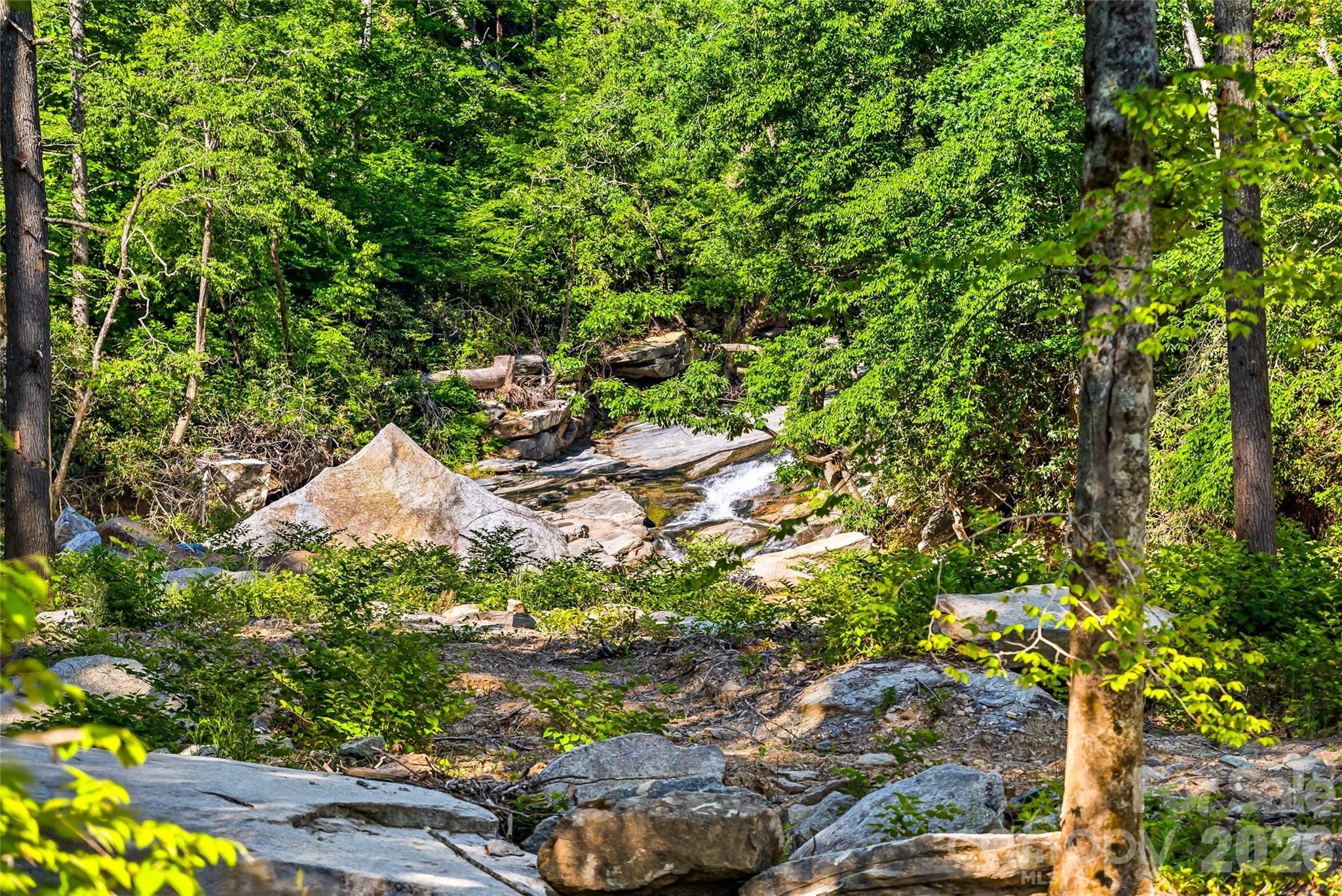 45 Alan Retreat Road — Hendersonville