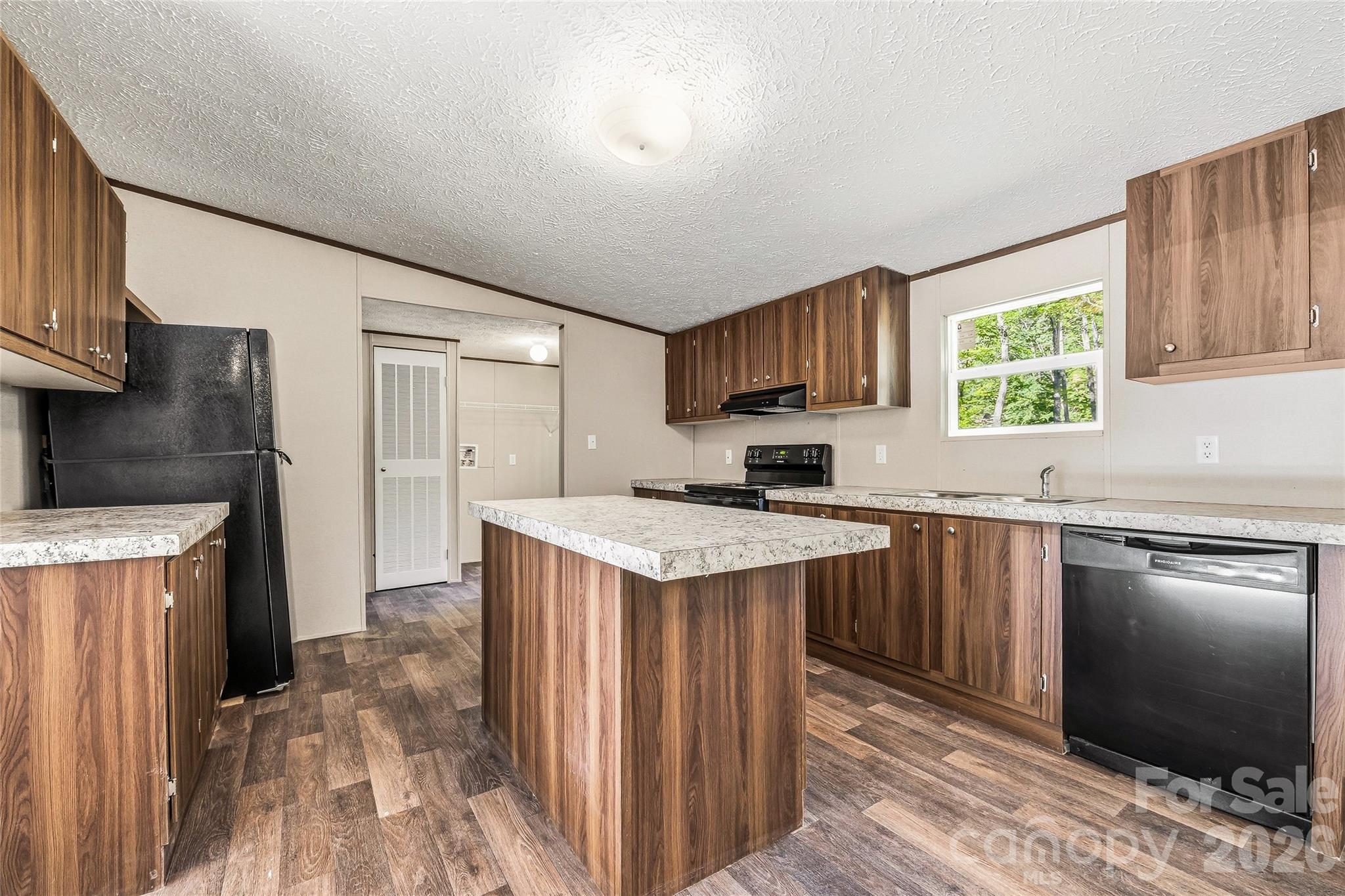 45 Alan Retreat Road — Hendersonville