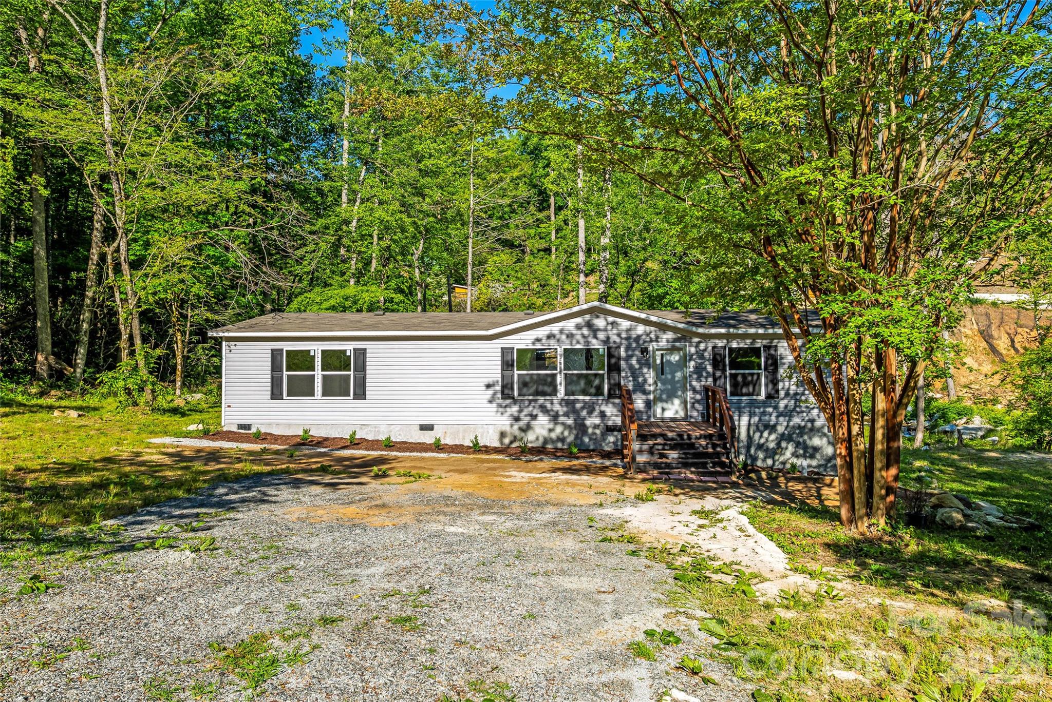 45 Alan Retreat Road — Hendersonville