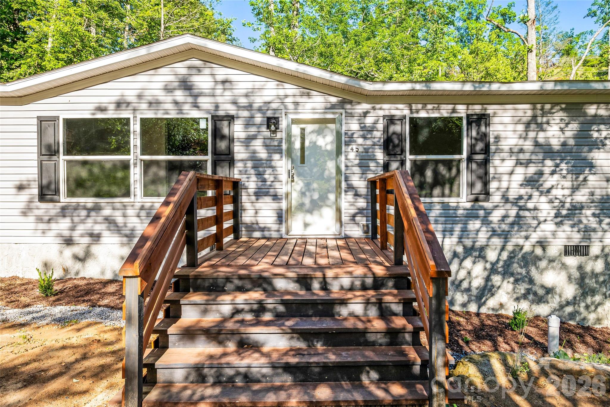 45 Alan Retreat Road — Hendersonville
