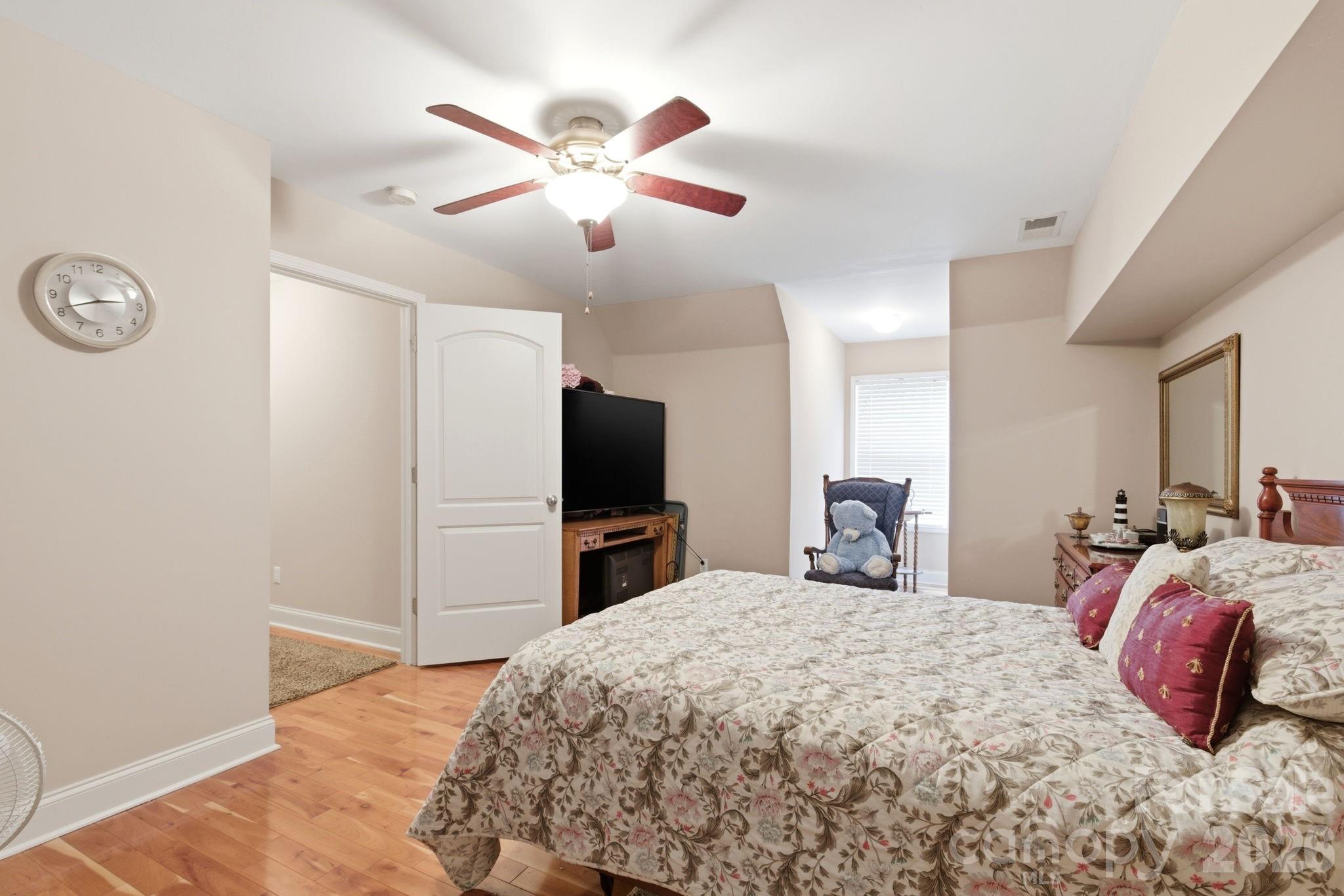 5518 Land Harbour Drive — Granite Falls