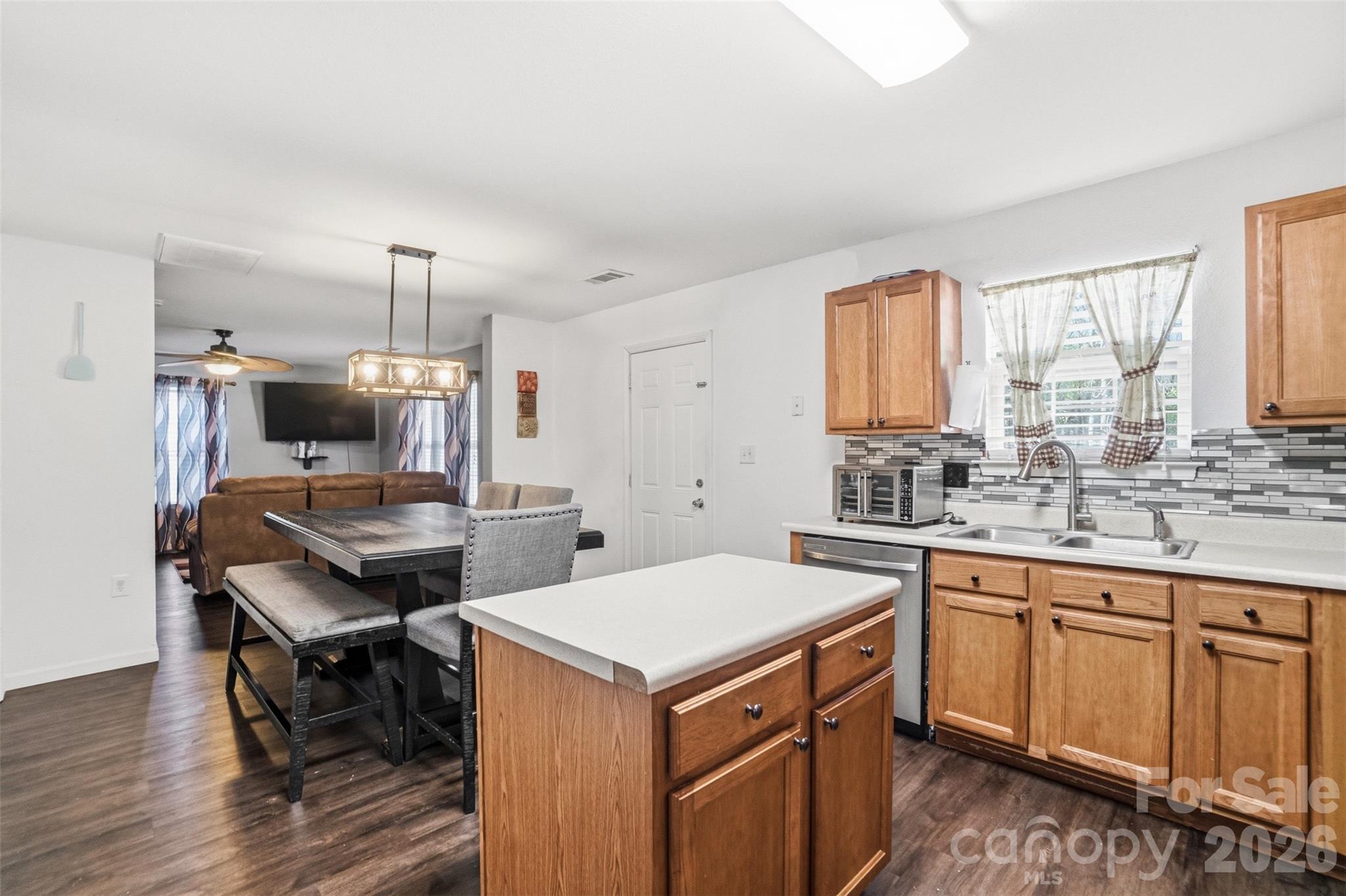 1217 Jordans Pond Lane — Charlotte
