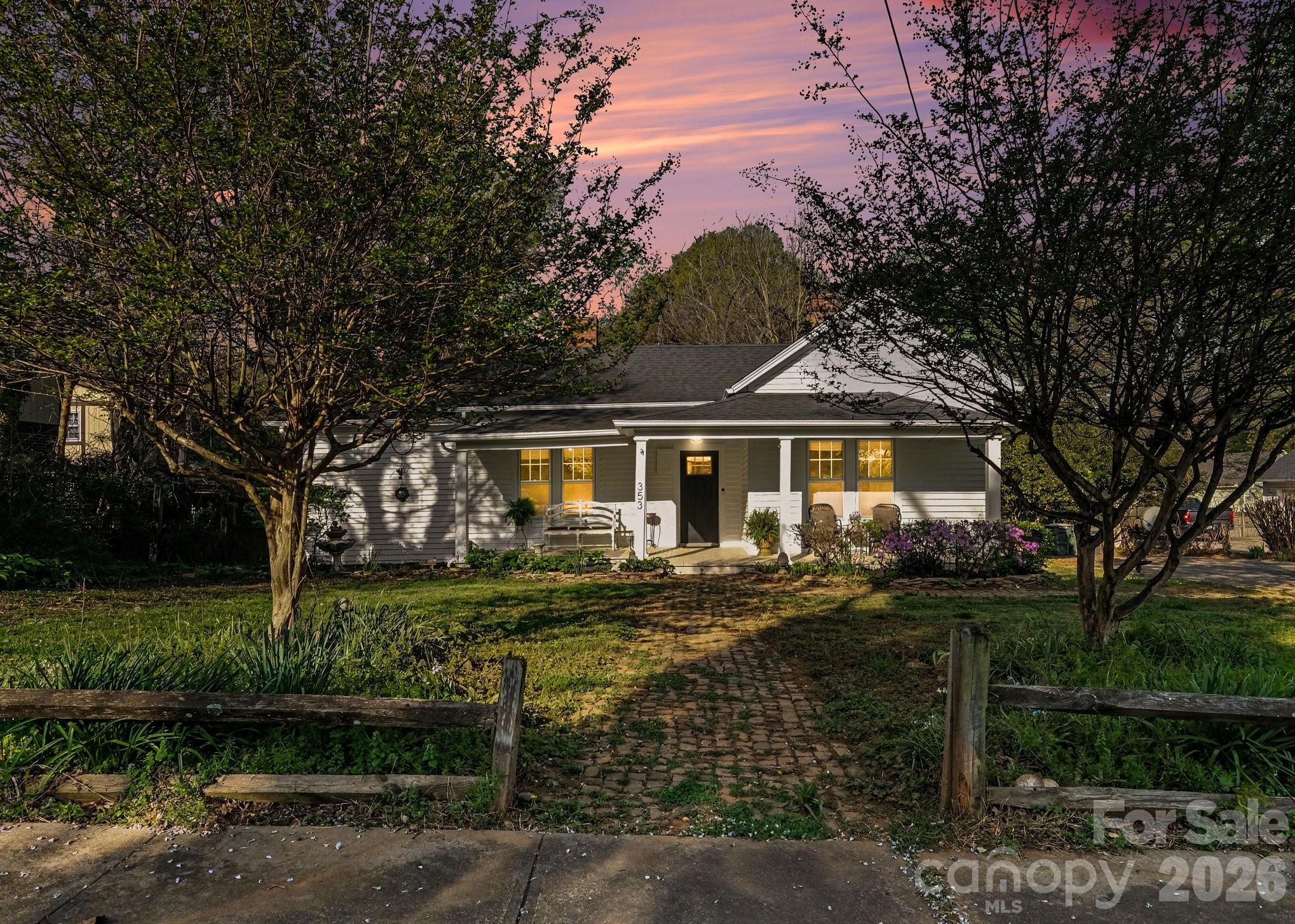 353 Kelly Street — Statesville