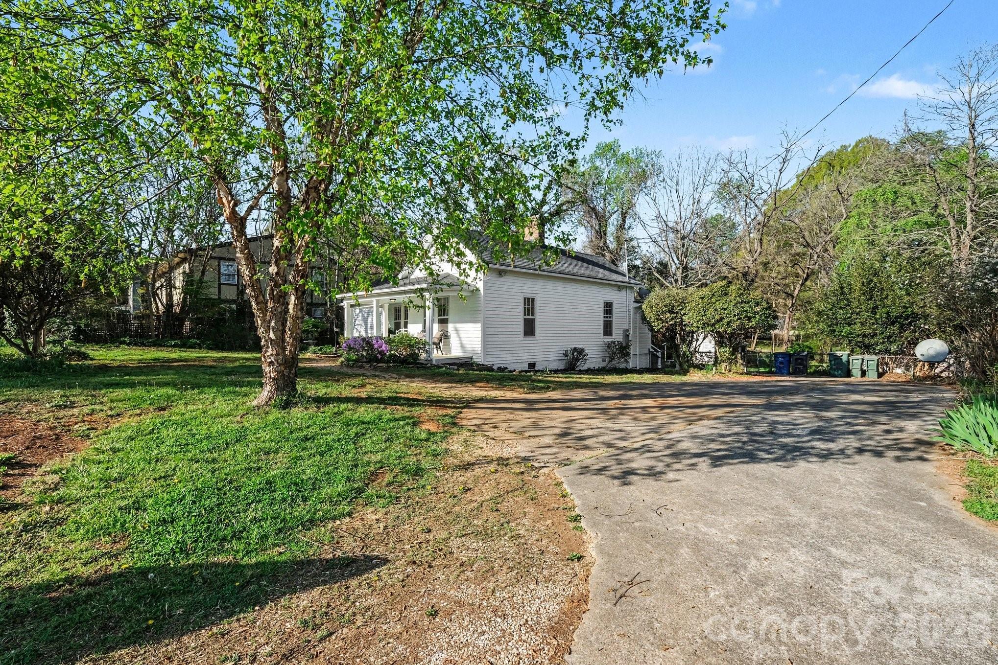 353 Kelly Street — Statesville