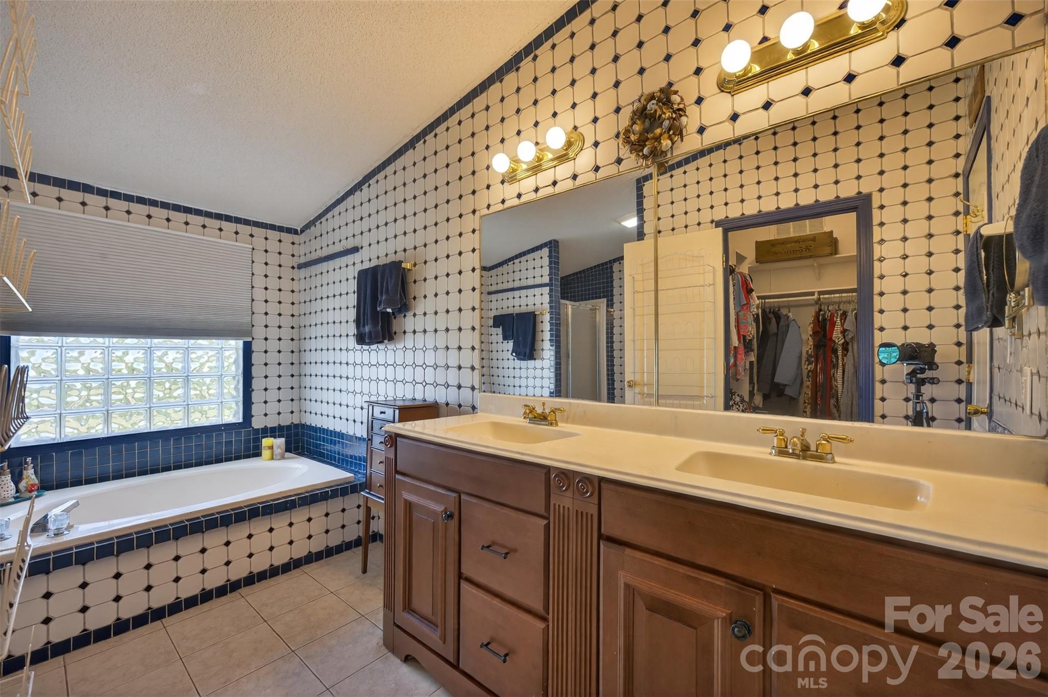 4352 Anderson Mountain Road — Maiden