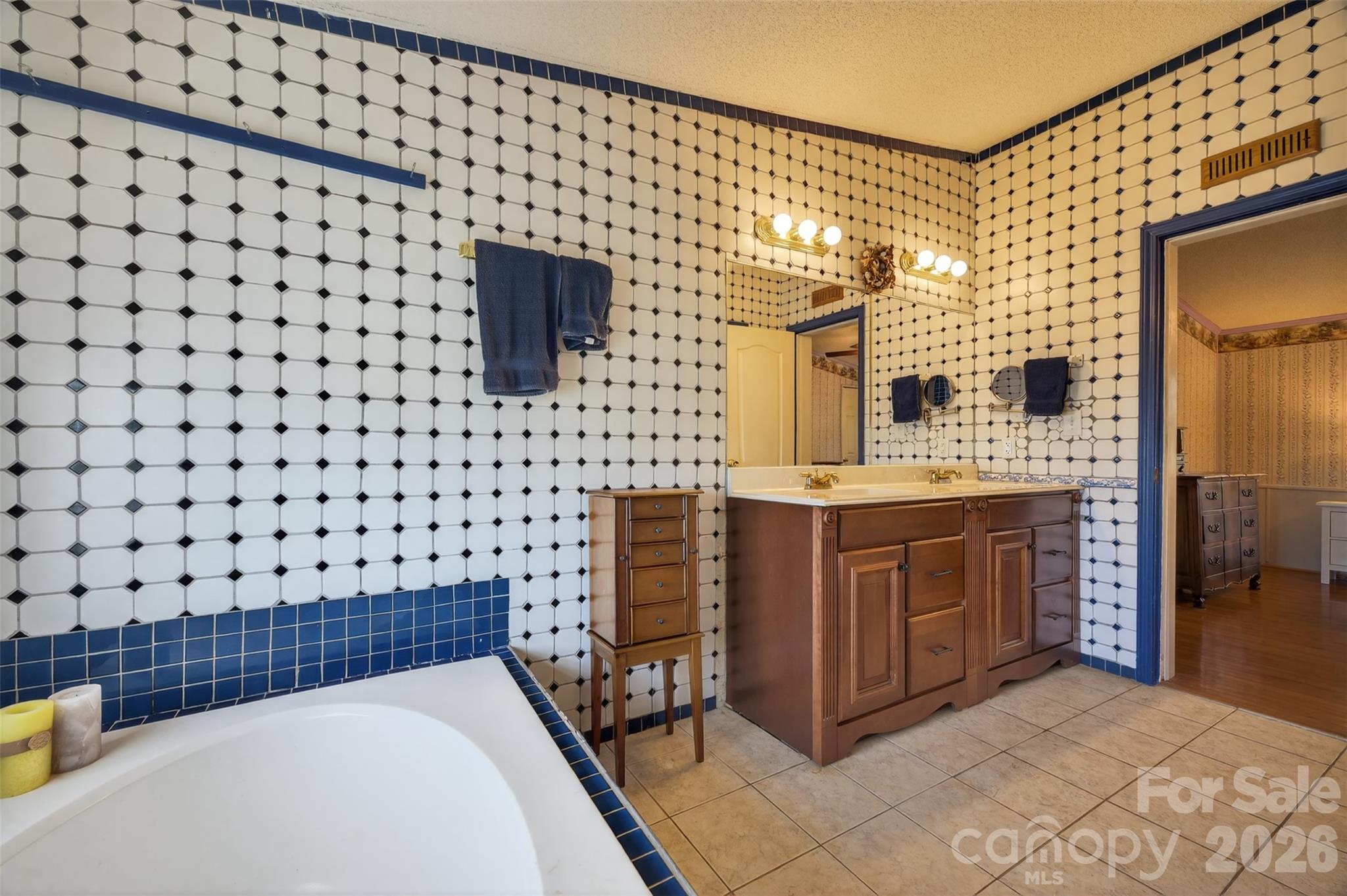 4352 Anderson Mountain Road — Maiden