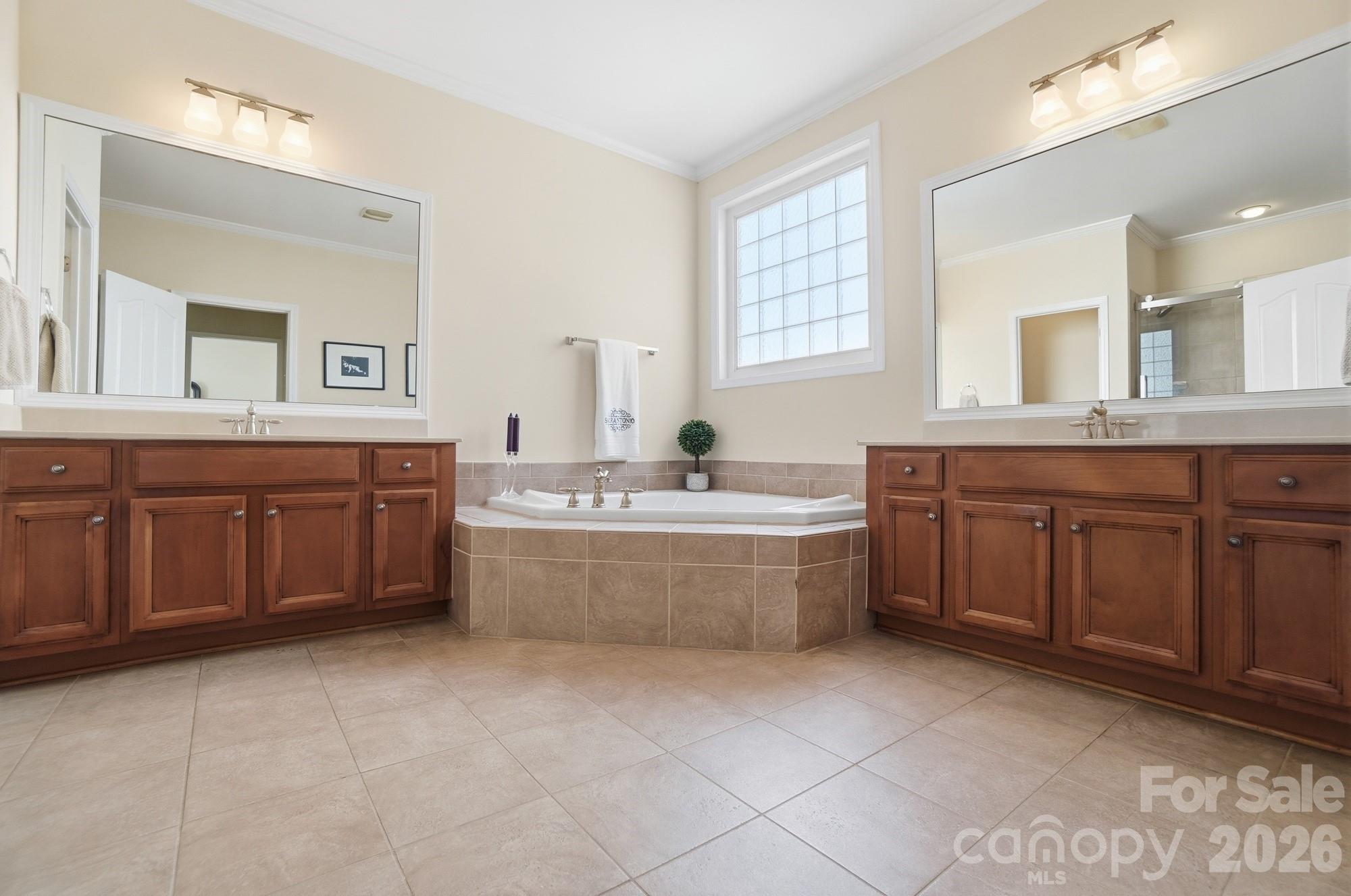 6712 Old Persimmon Drive — Charlotte