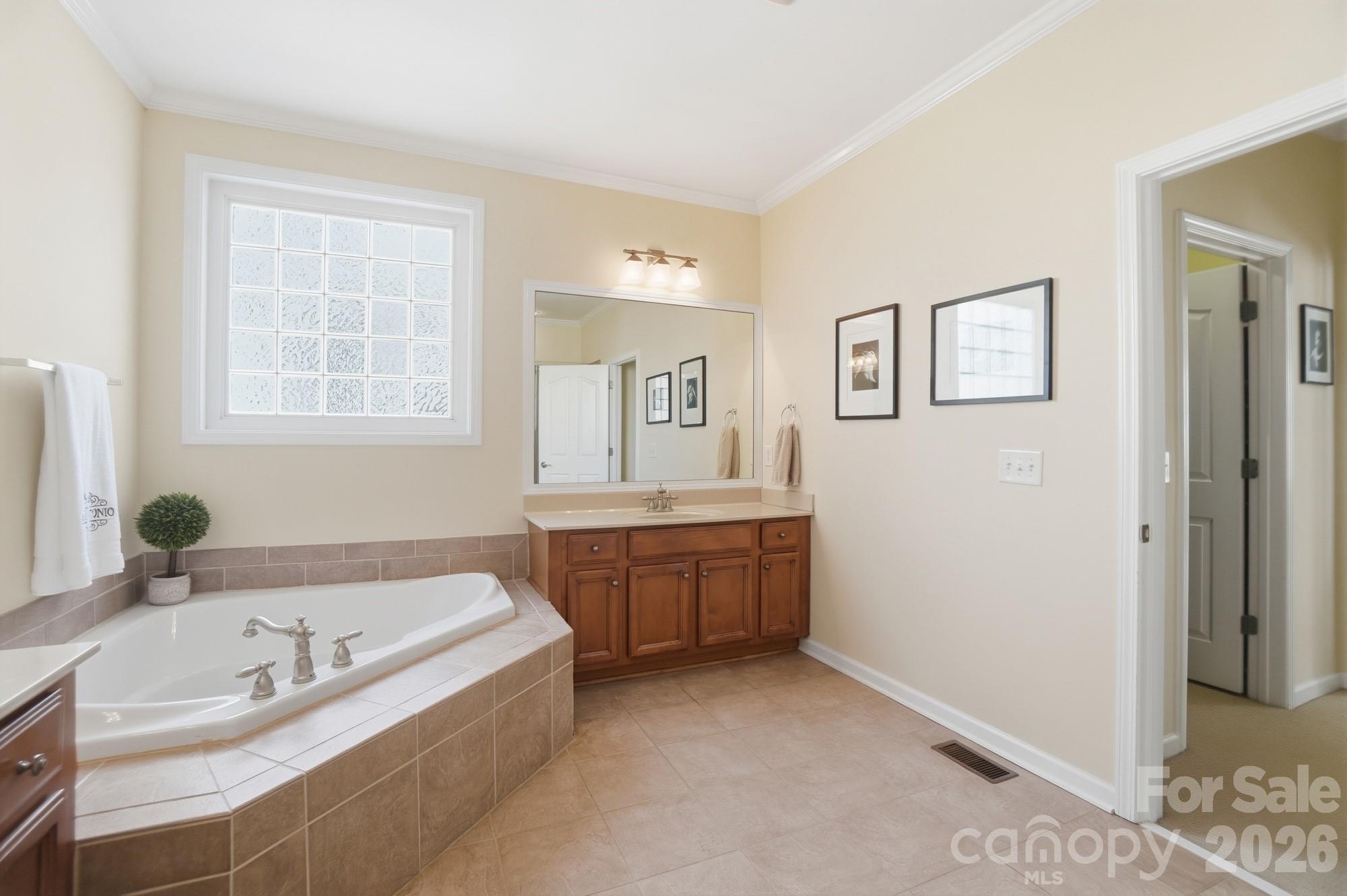 6712 Old Persimmon Drive — Charlotte