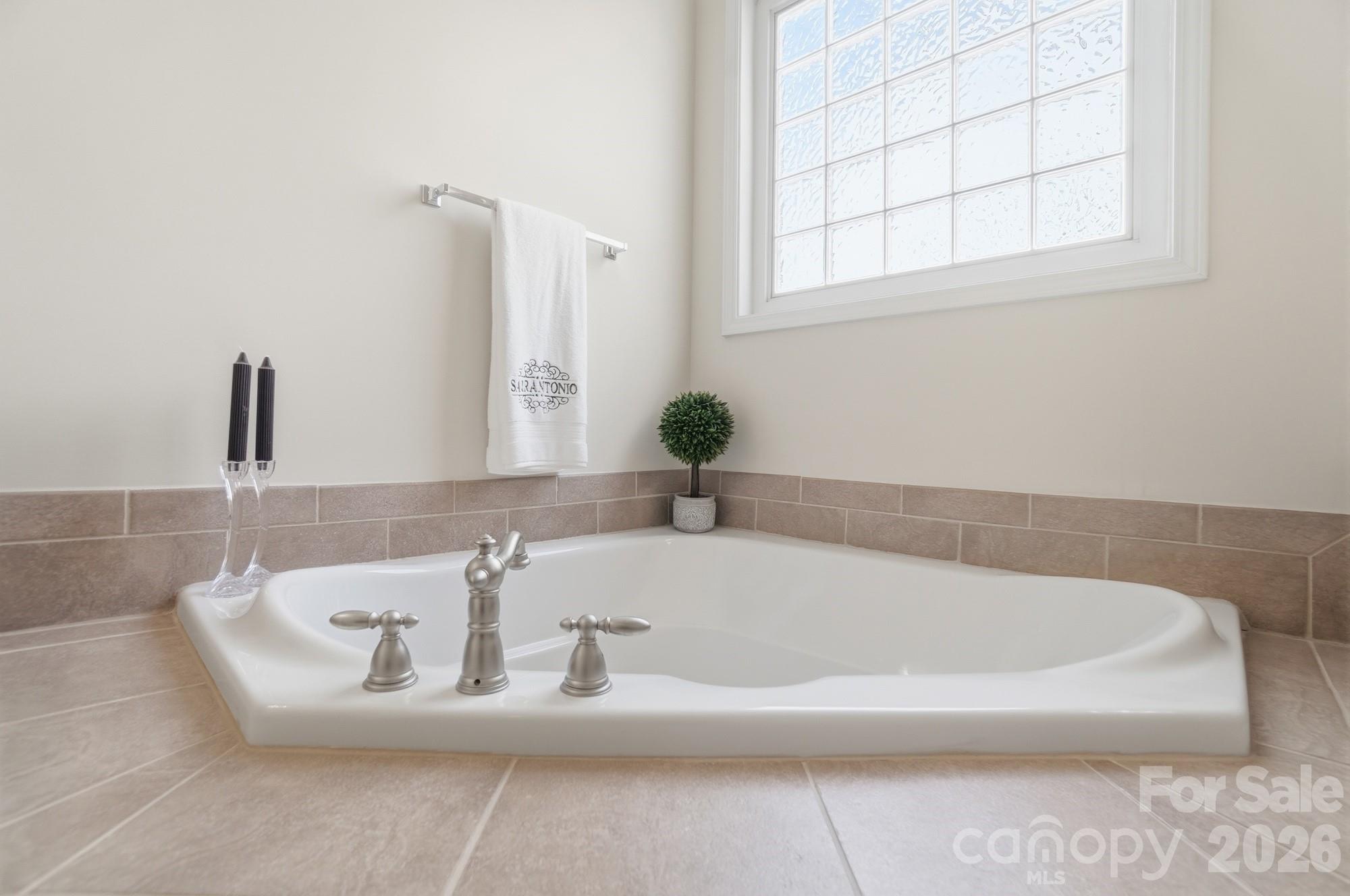 6712 Old Persimmon Drive — Charlotte