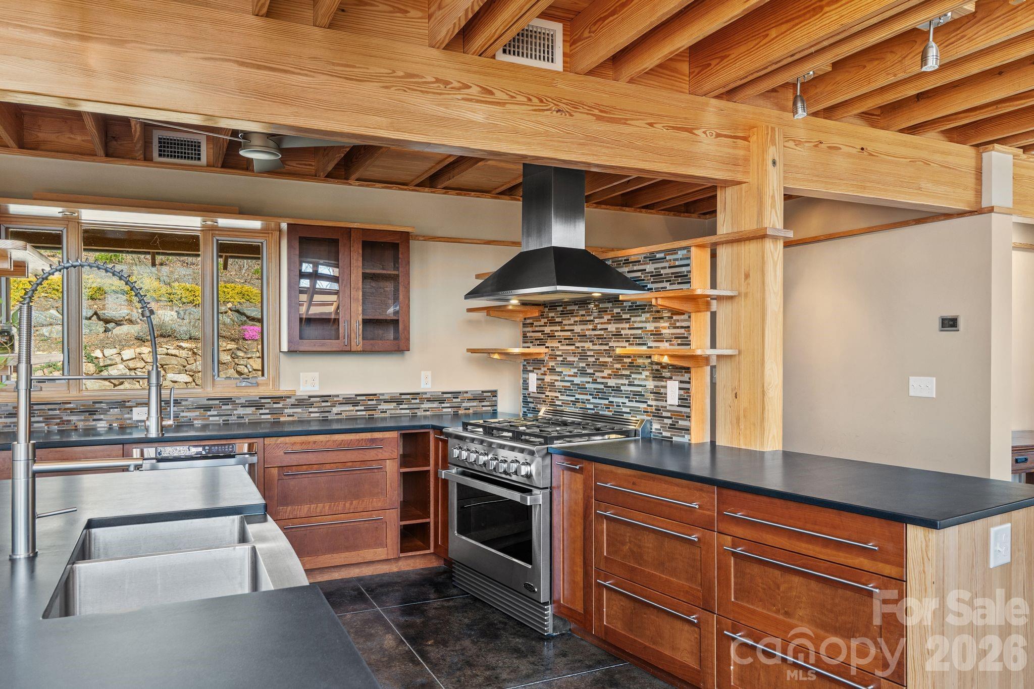 588 Long Branch Road — Swannanoa