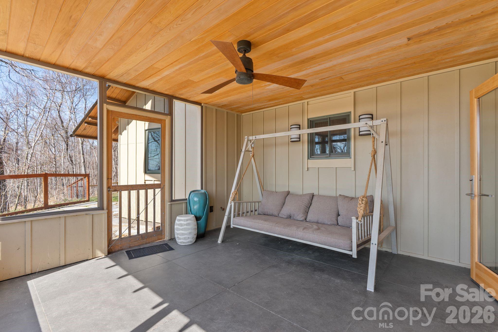 588 Long Branch Road — Swannanoa