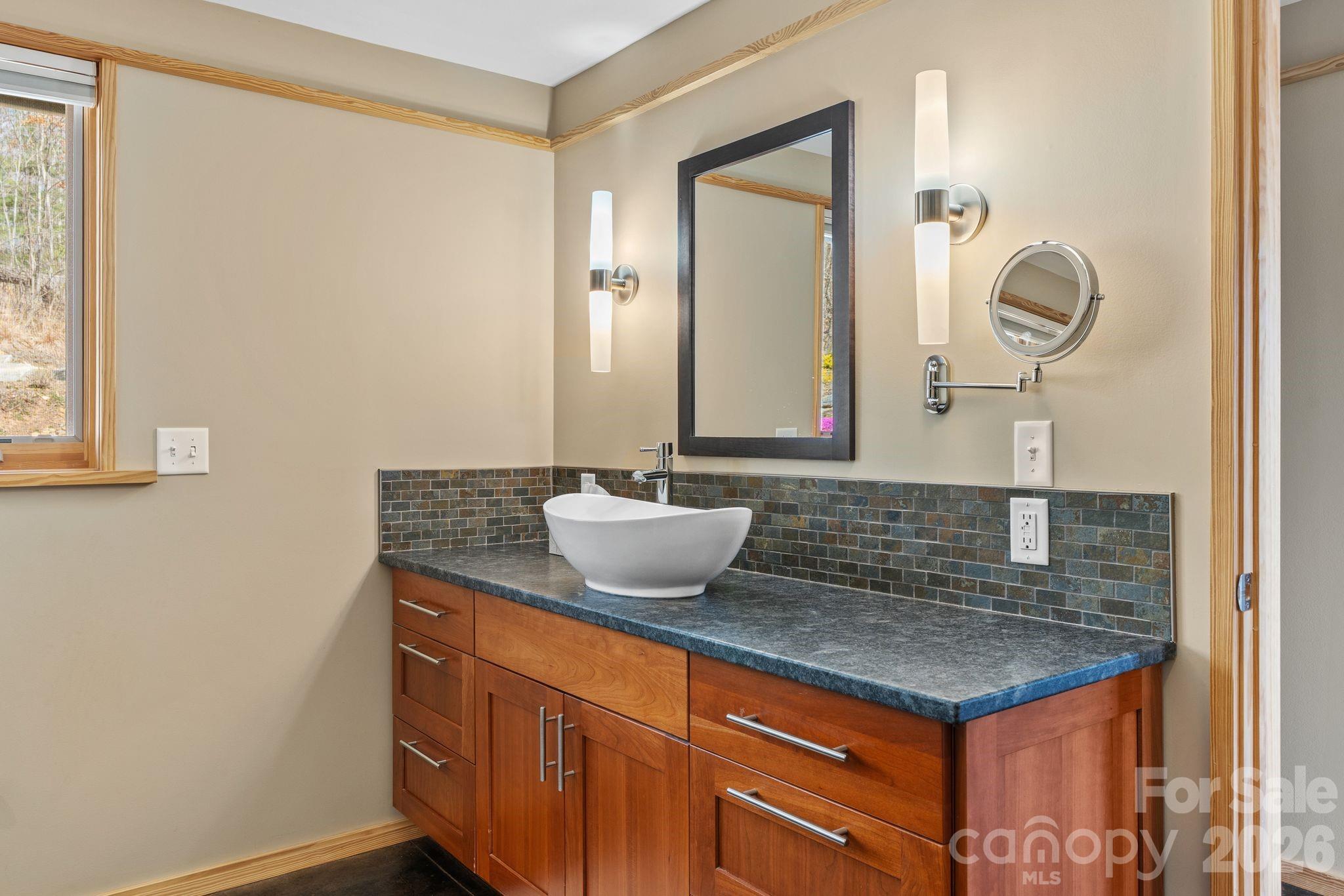 588 Long Branch Road — Swannanoa