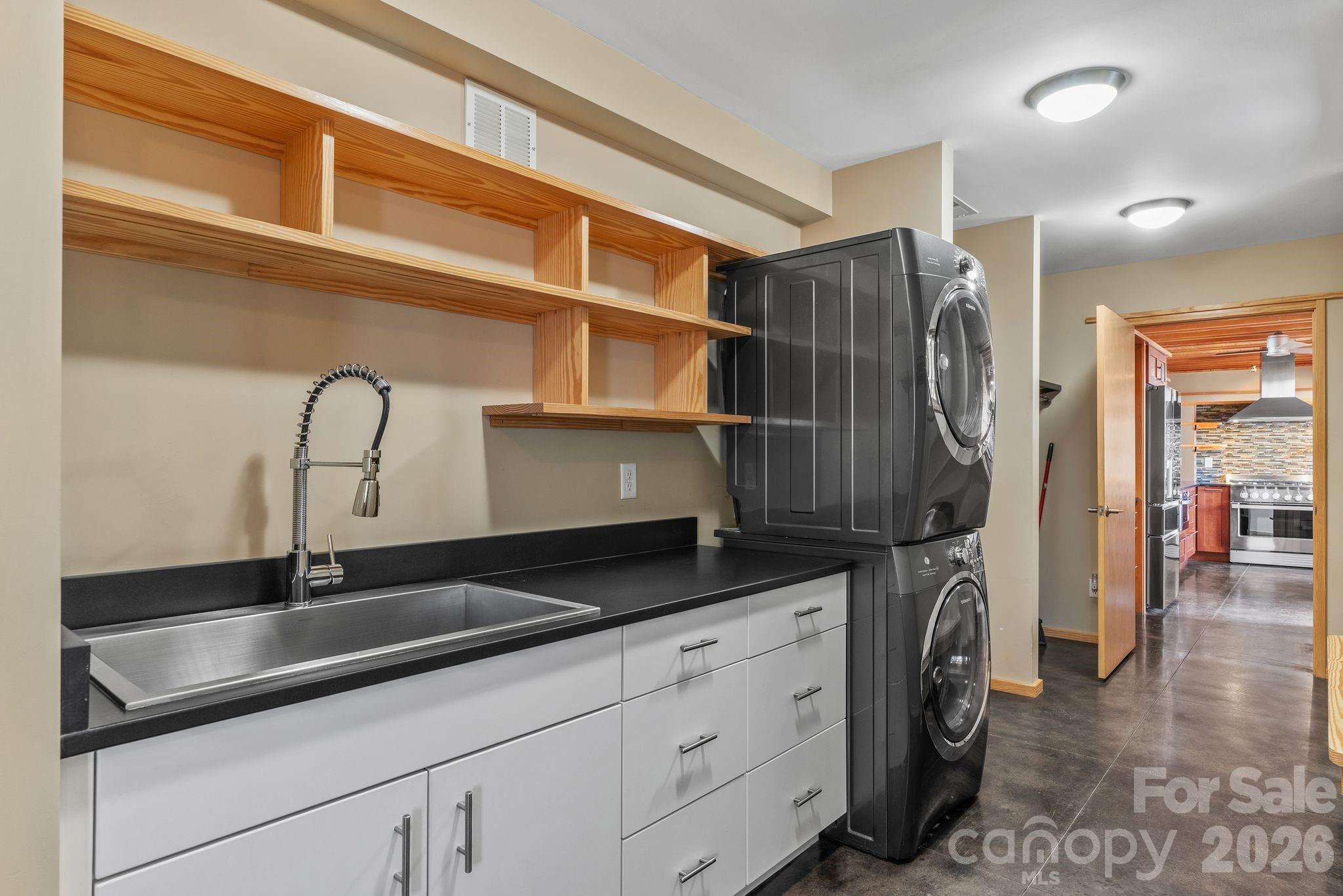 588 Long Branch Road — Swannanoa