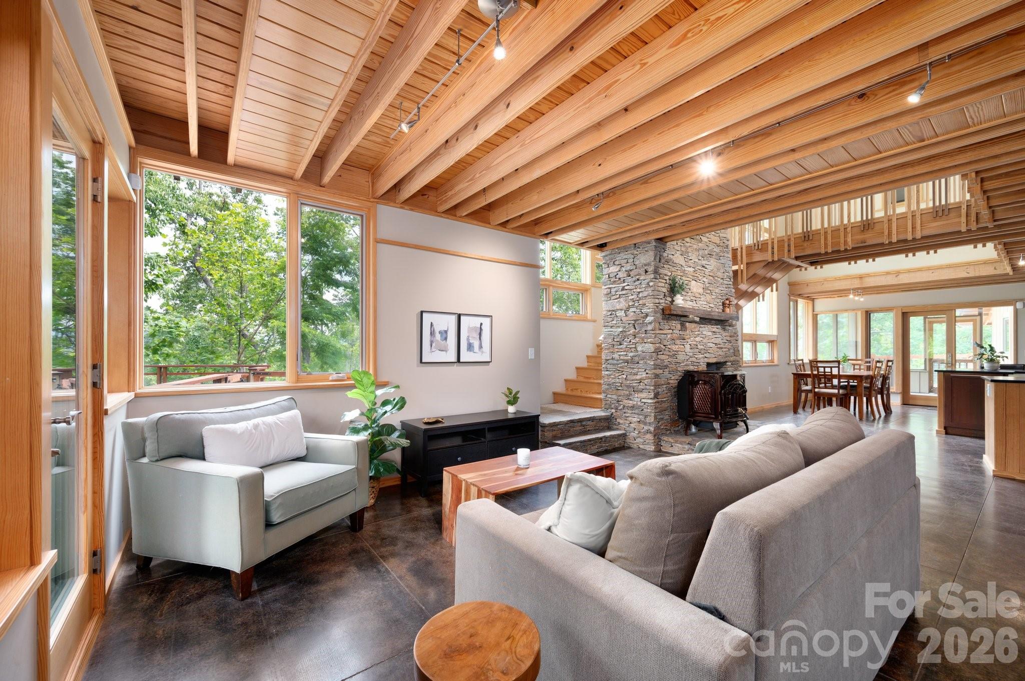 588 Long Branch Road — Swannanoa