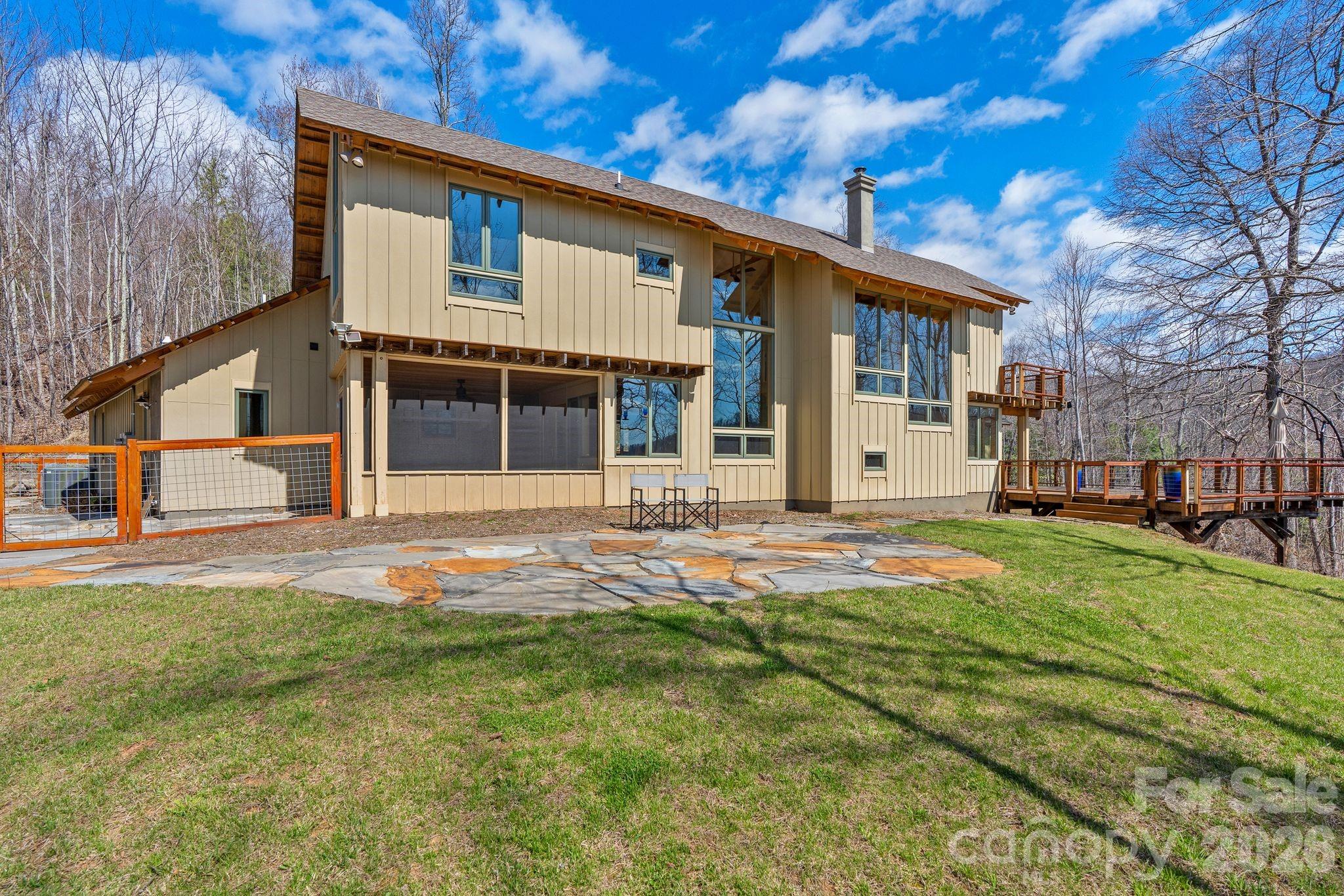 588 Long Branch Road — Swannanoa