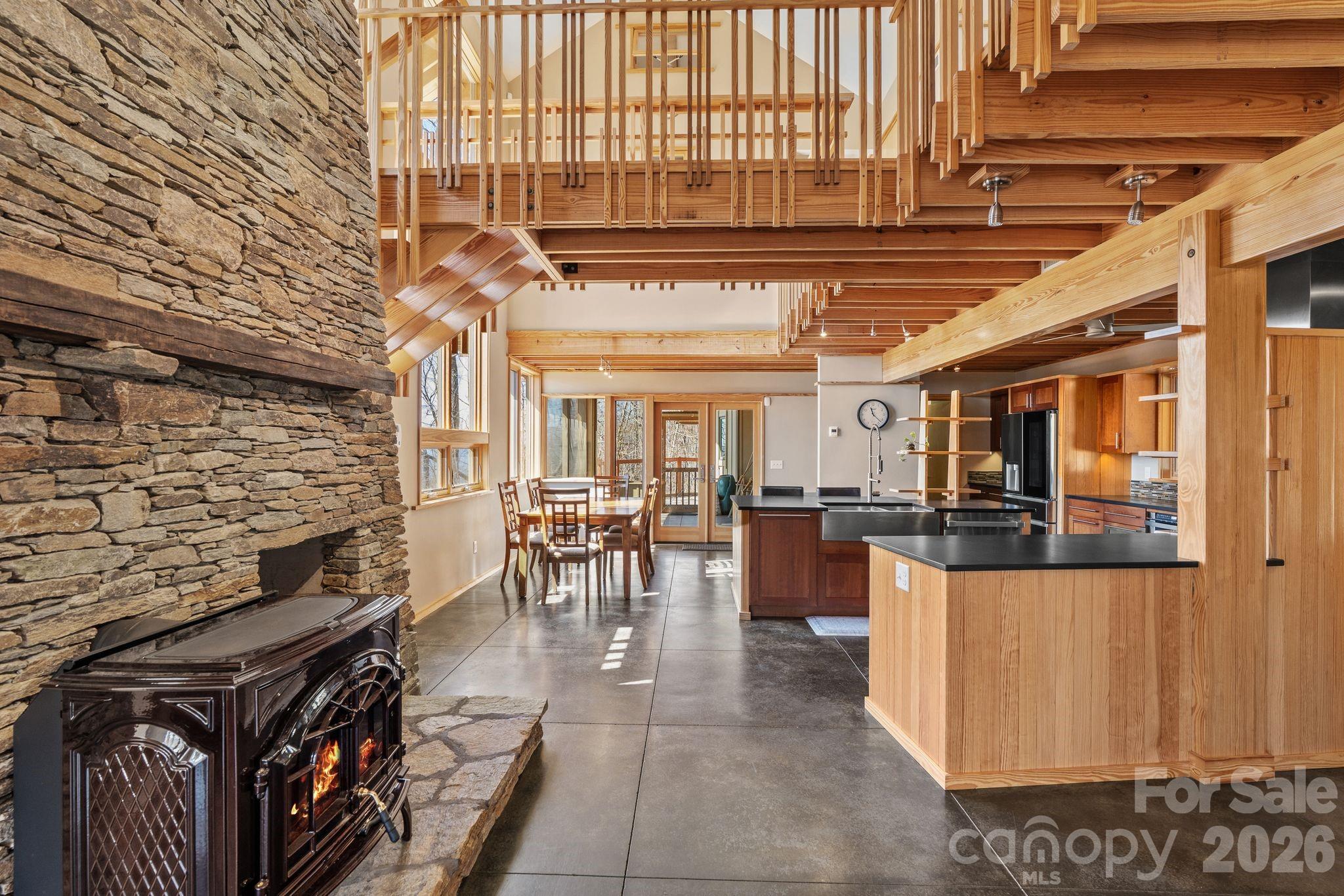 588 Long Branch Road — Swannanoa
