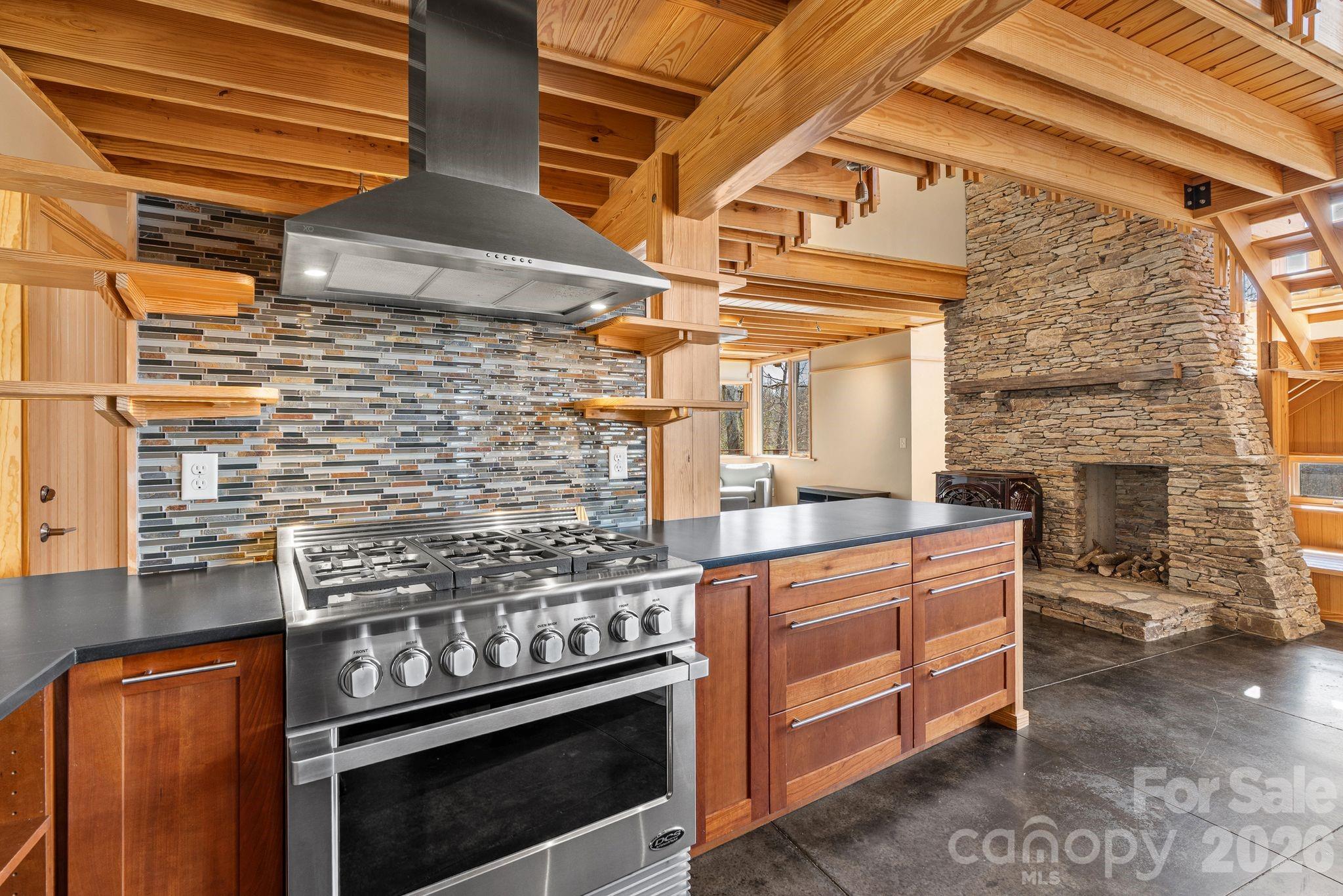 588 Long Branch Road — Swannanoa