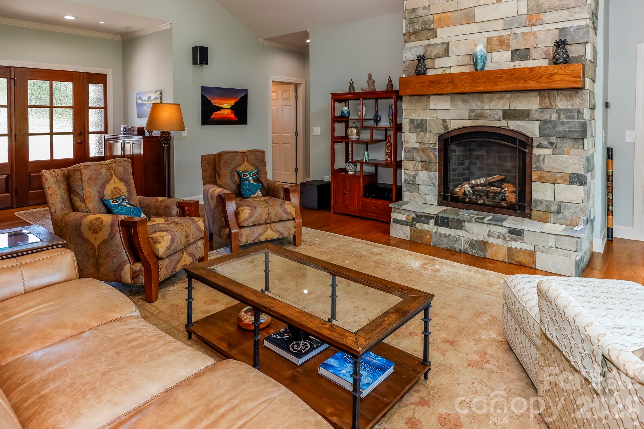 118 McOwenben Pass — Lake Lure