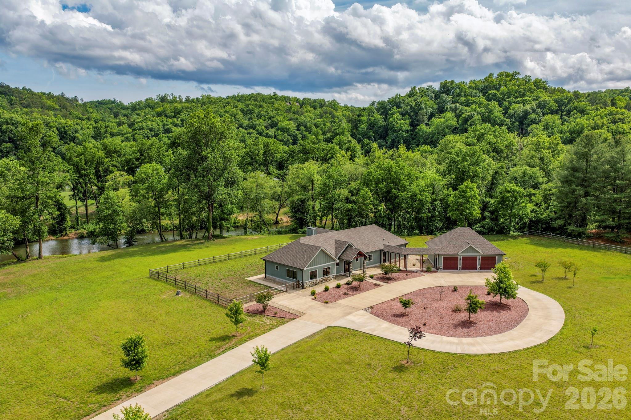 118 McOwenben Pass — Lake Lure
