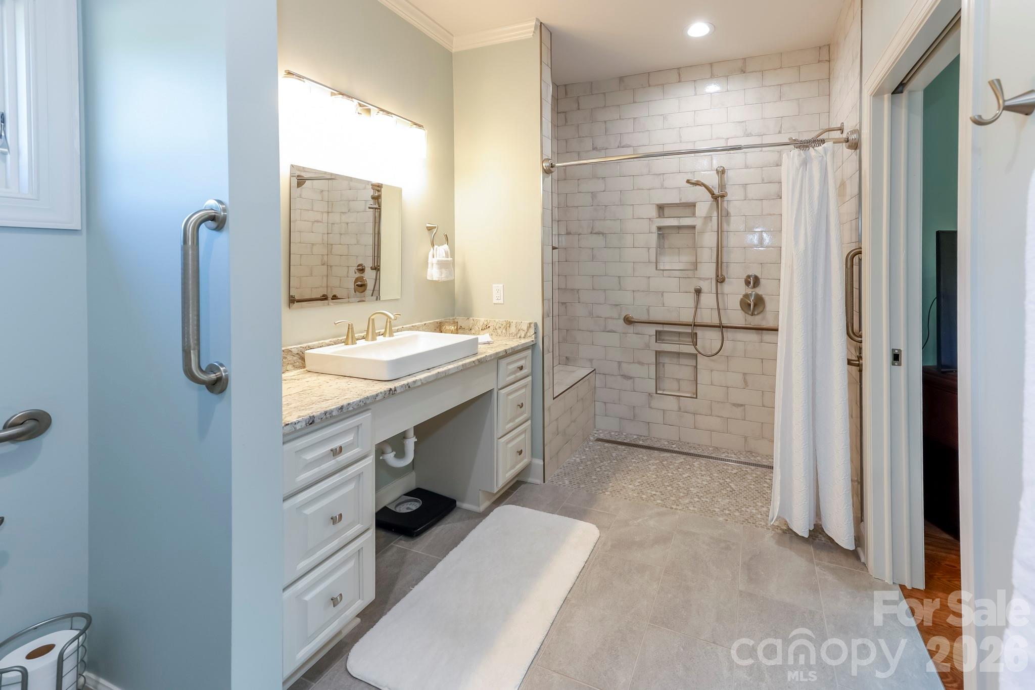 118 McOwenben Pass — Lake Lure