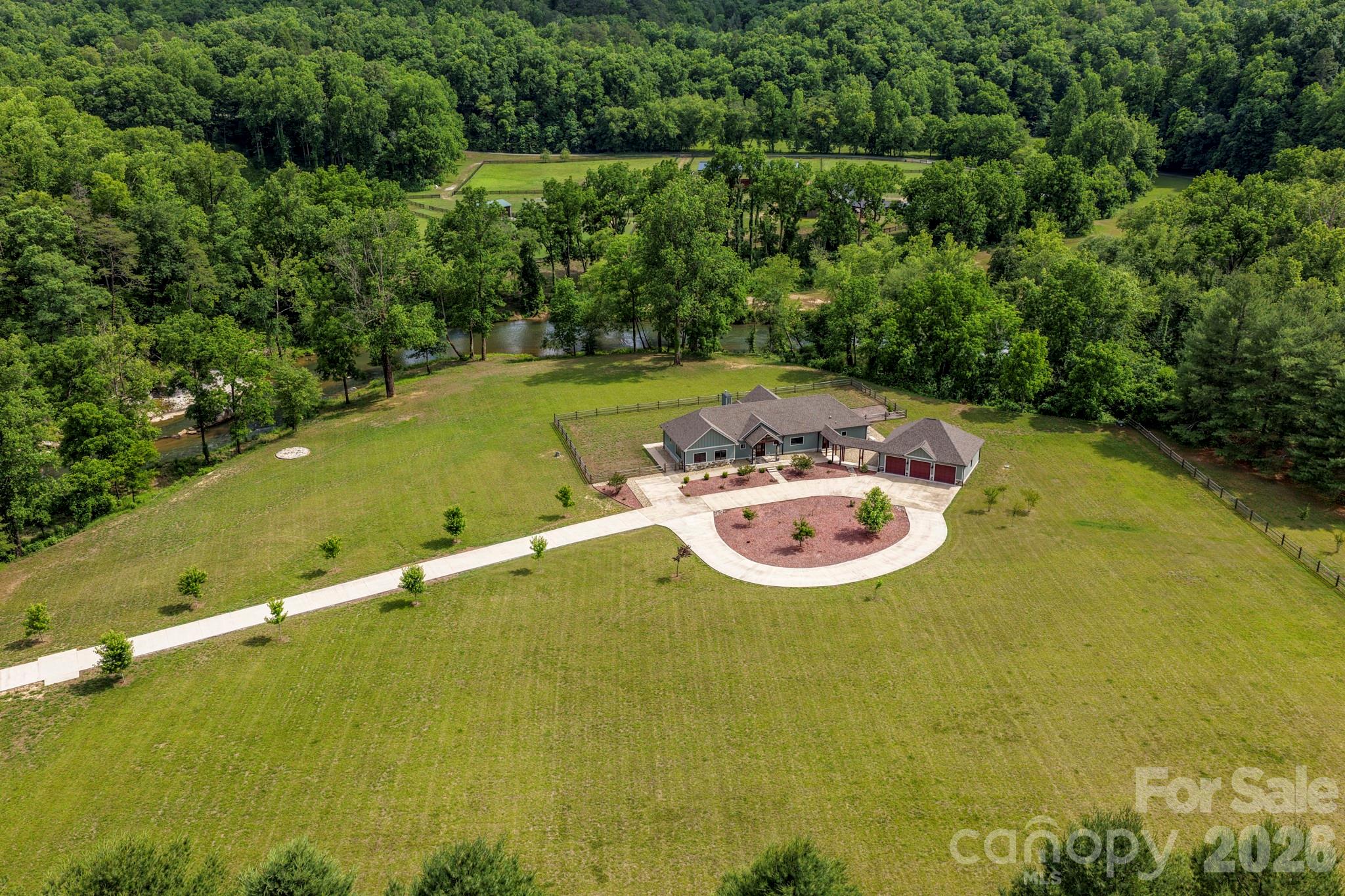 118 McOwenben Pass — Lake Lure