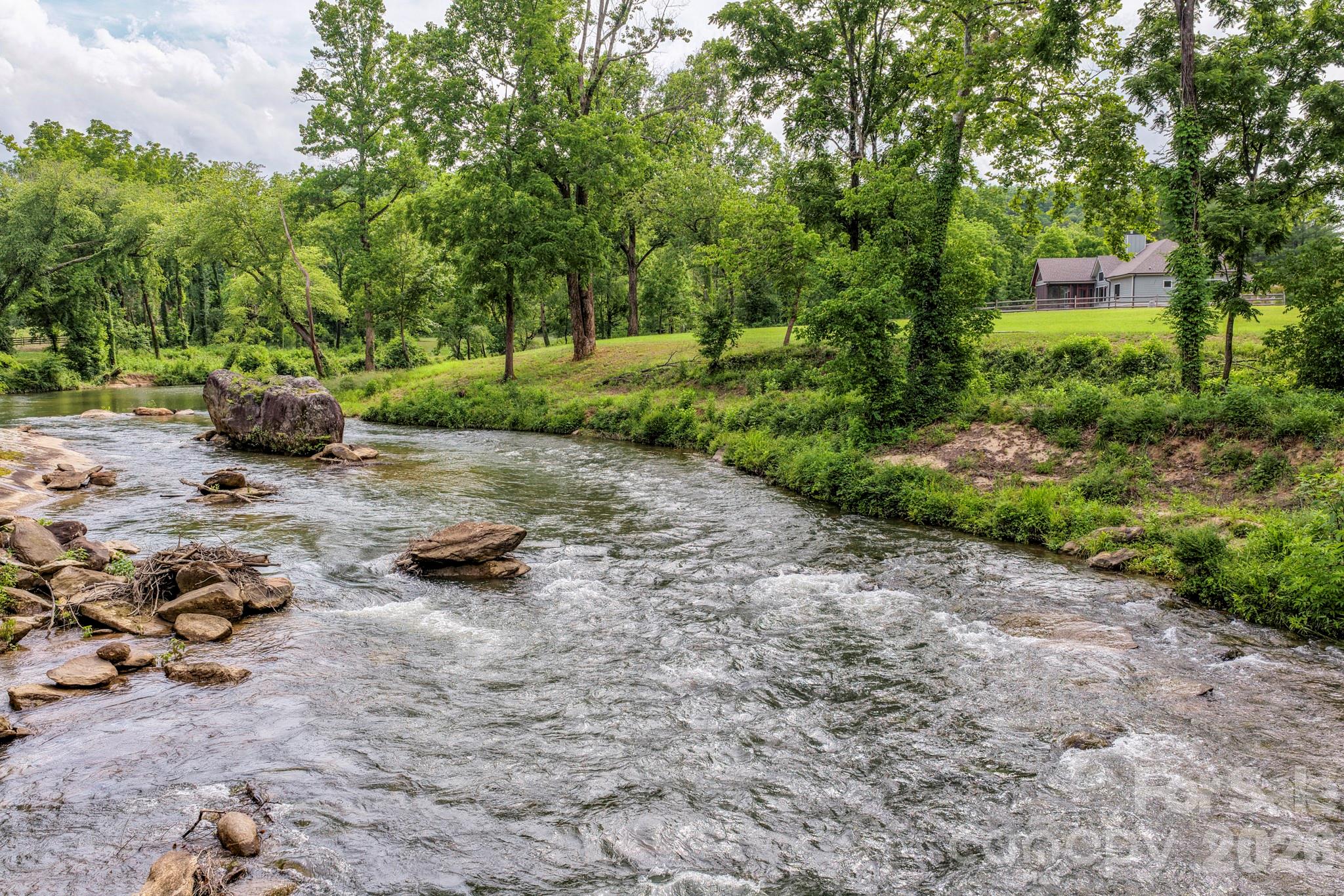 118 McOwenben Pass — Lake Lure