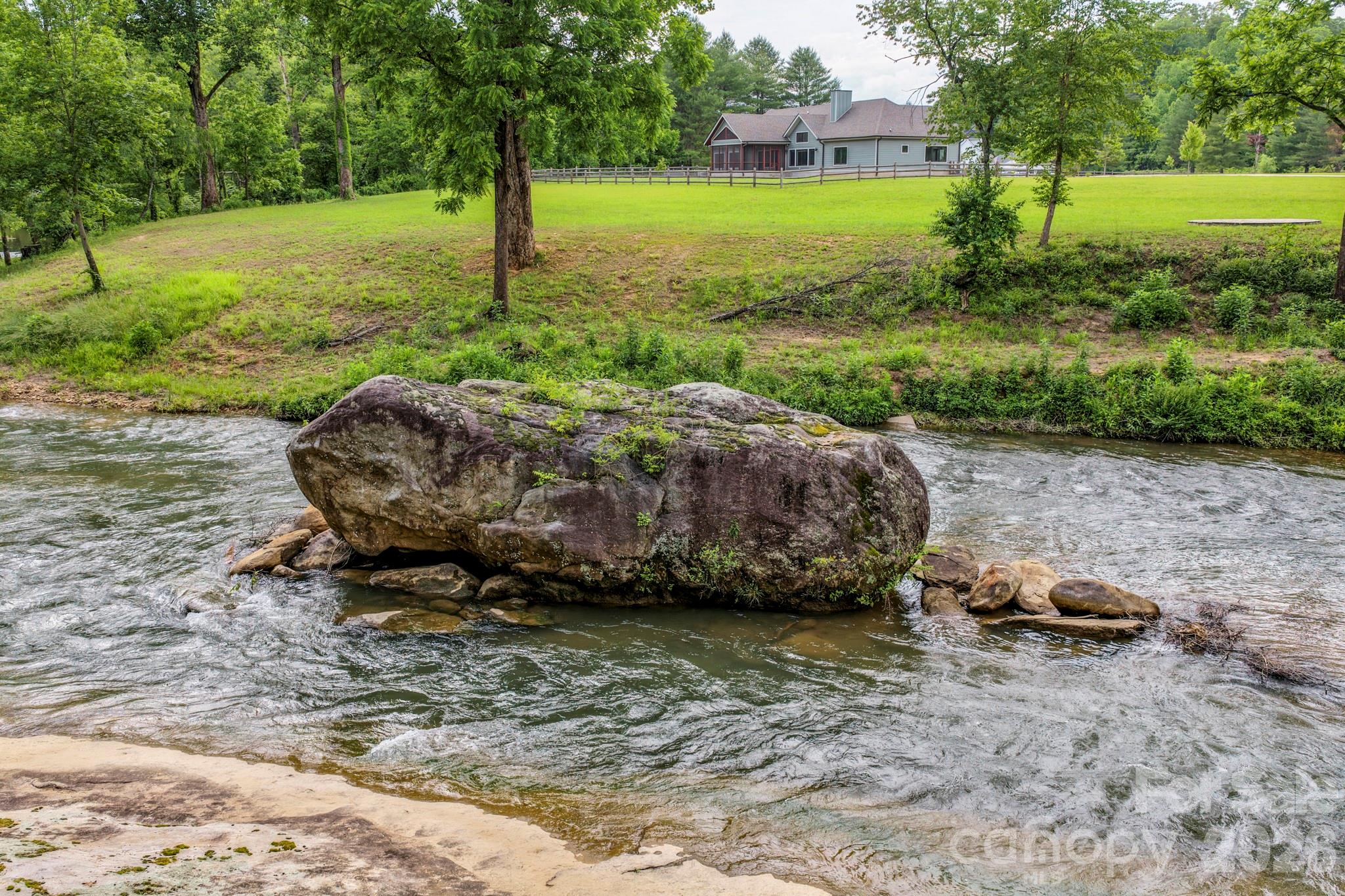 118 McOwenben Pass — Lake Lure