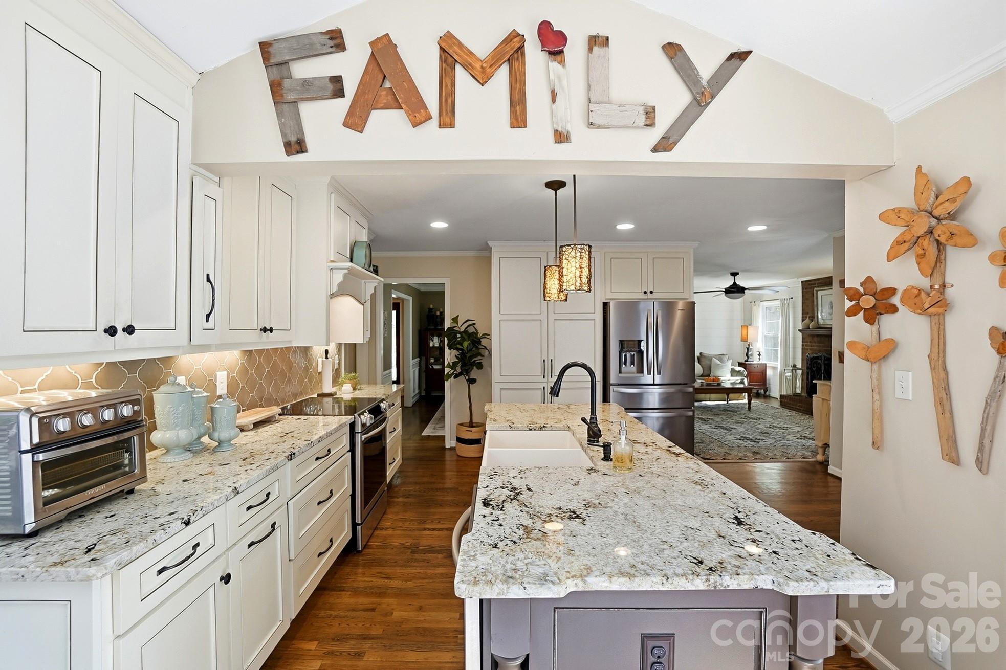 434 Chadmore Drive — Charlotte