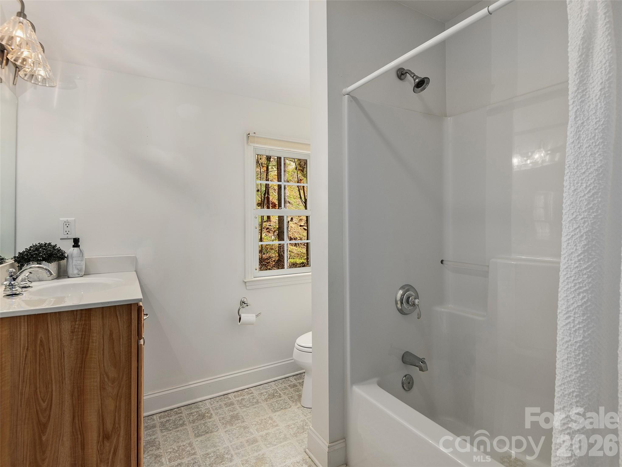 101 Skyview Drive — Asheville