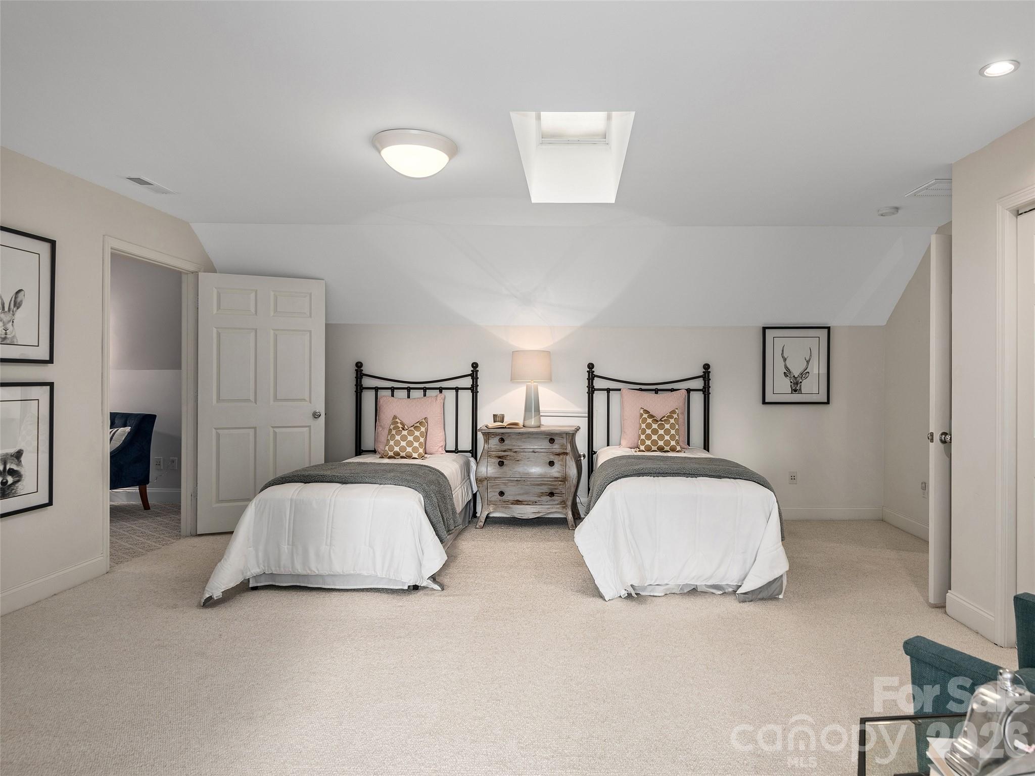 101 Skyview Drive — Asheville
