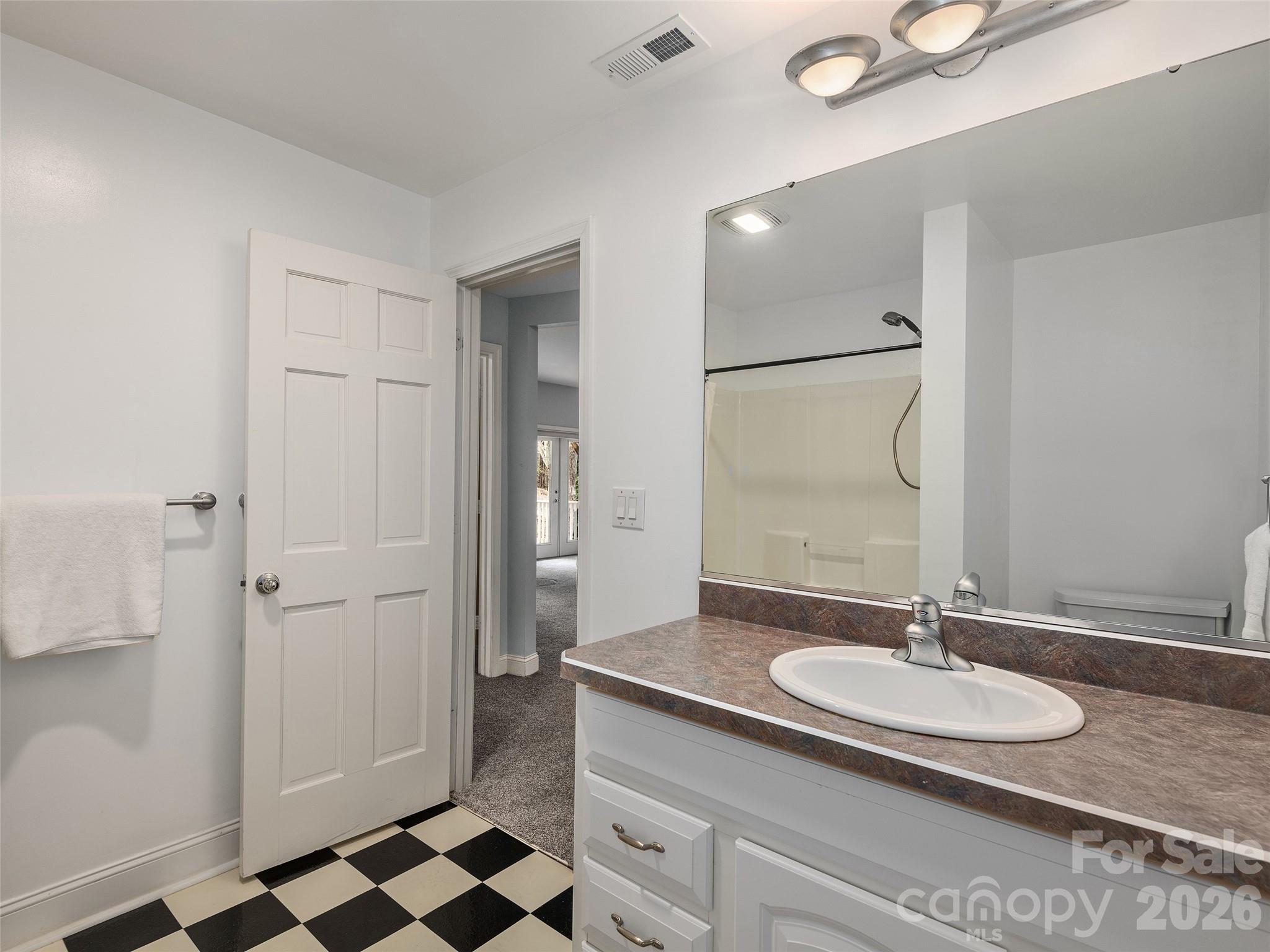 101 Skyview Drive — Asheville