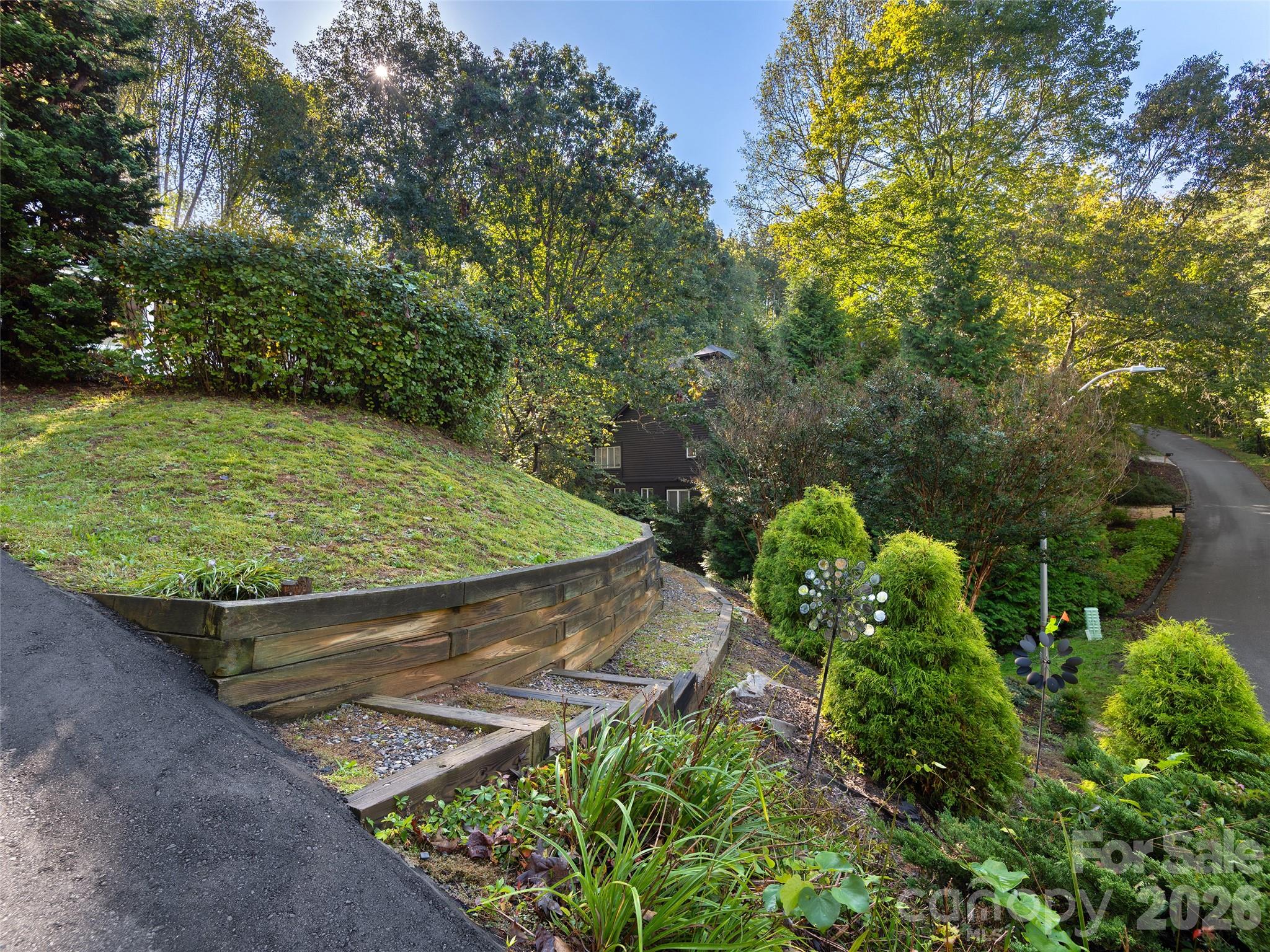 101 Skyview Drive — Asheville