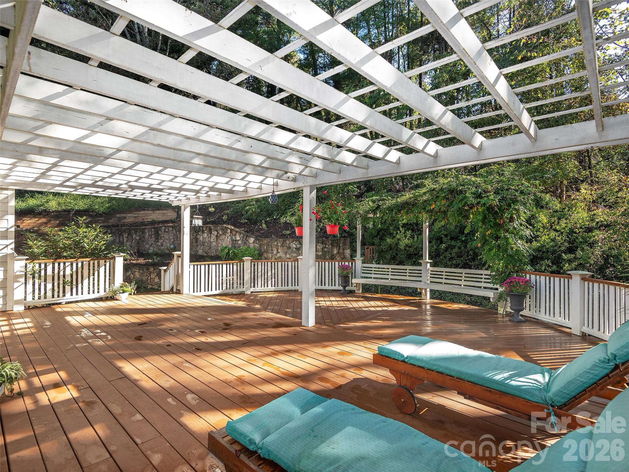101 Skyview Drive — Asheville