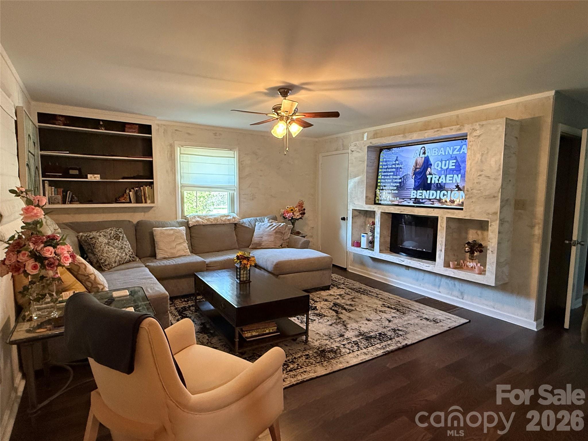 3309 40th Avenue Place NE — Hickory