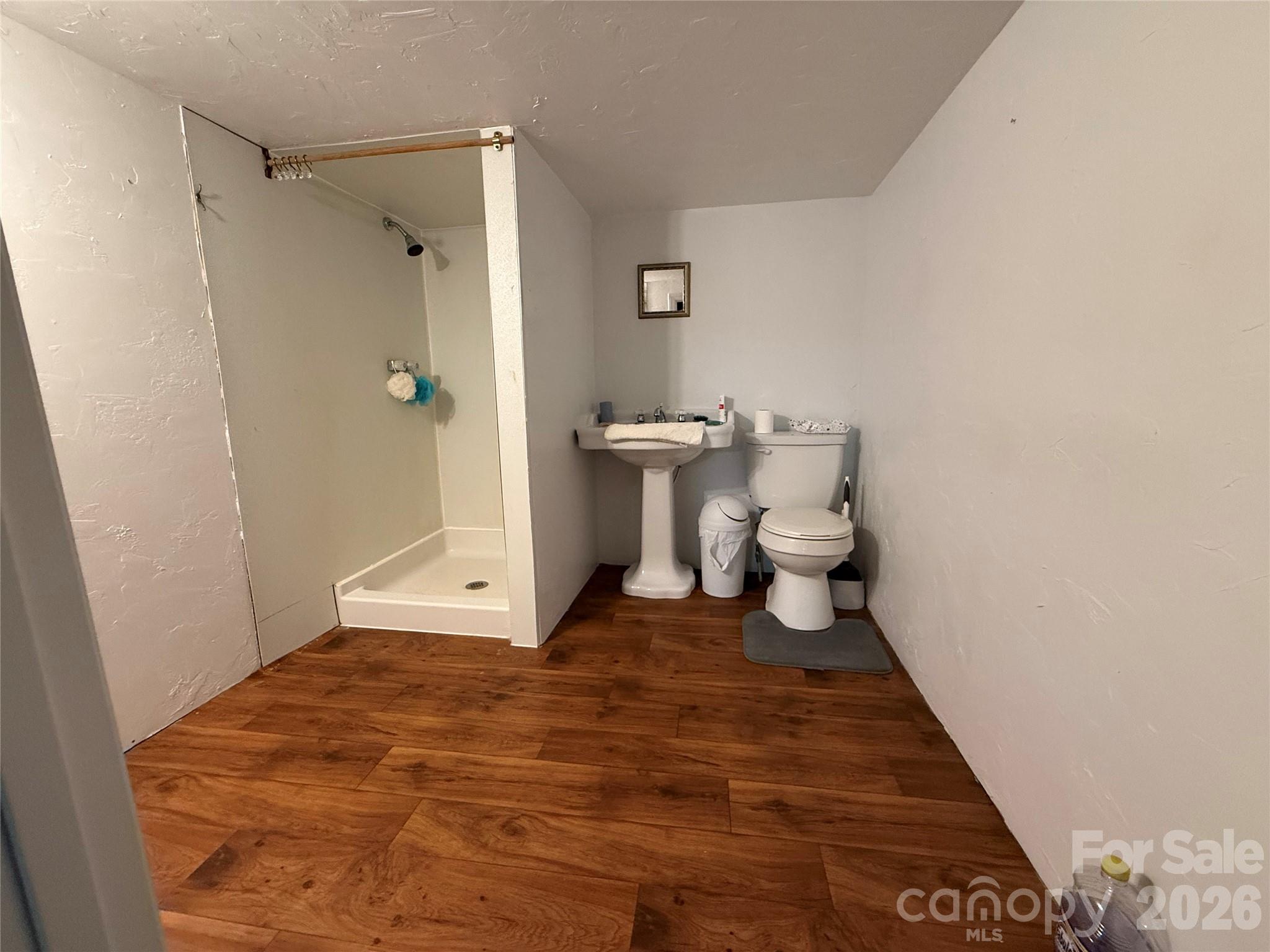 3309 40th Avenue Place NE — Hickory