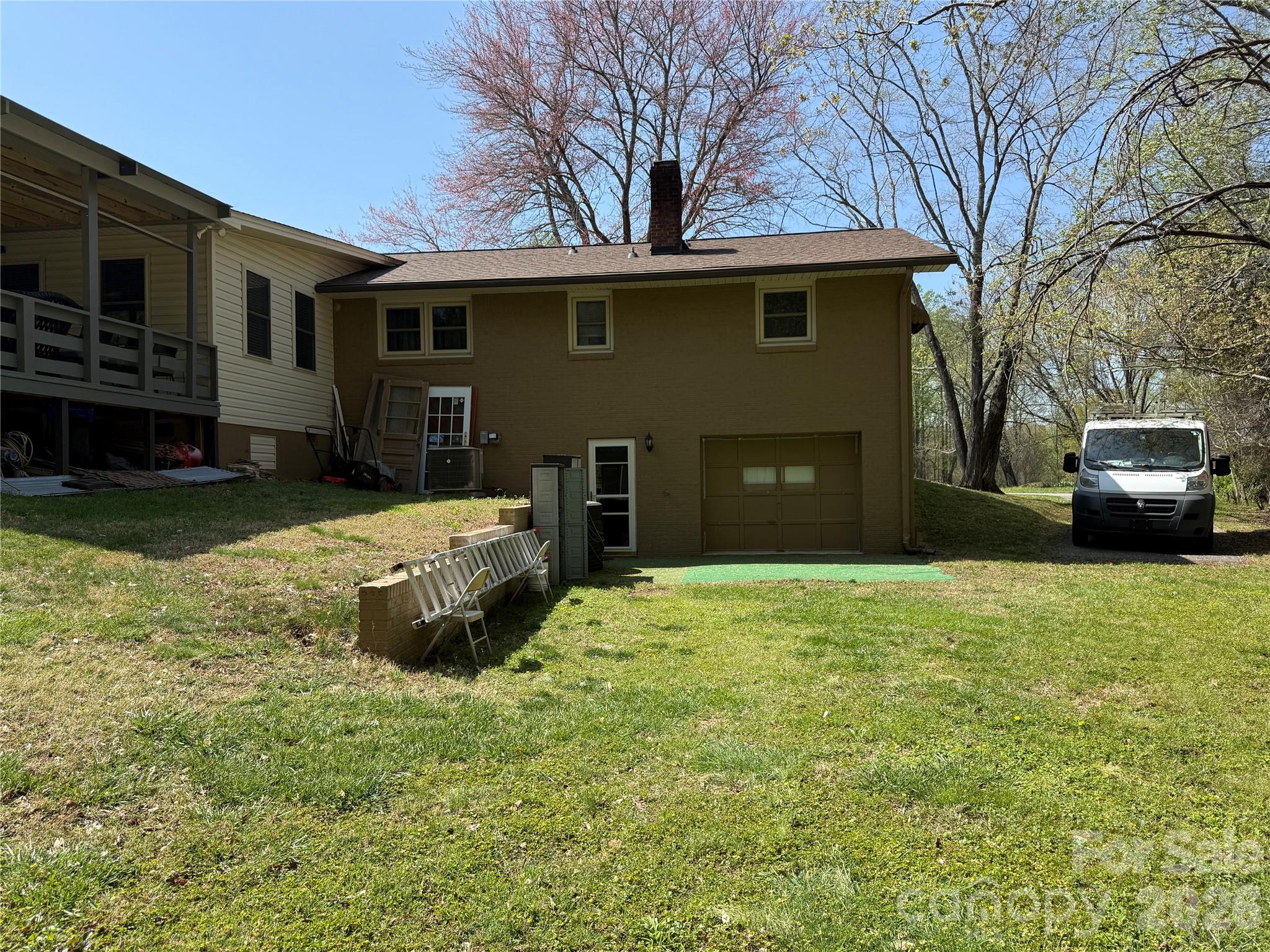 3309 40th Avenue Place NE — Hickory