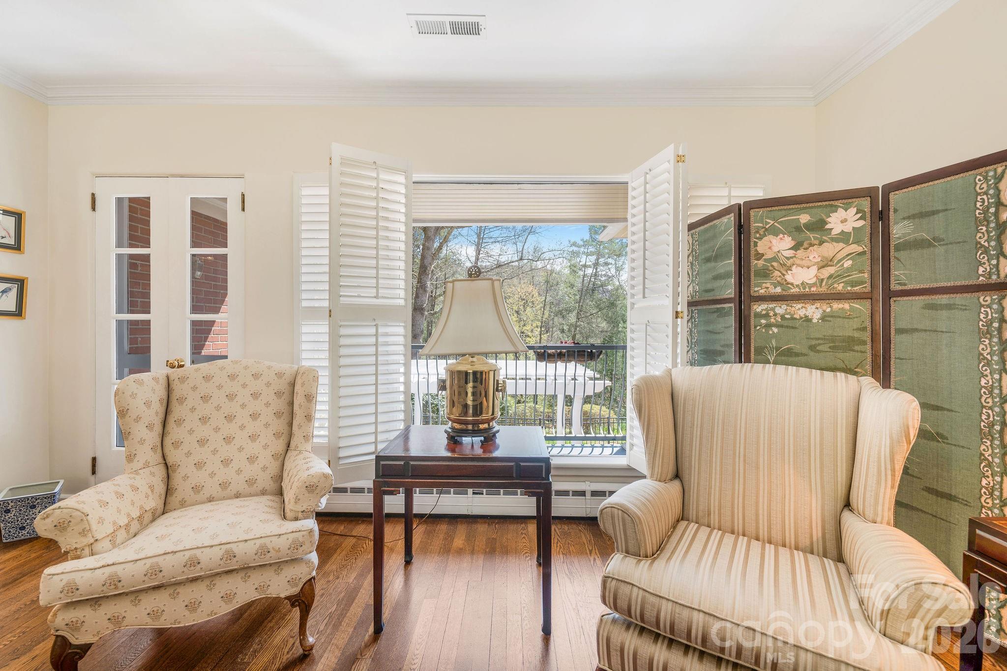 4 Dogwood Road — Asheville