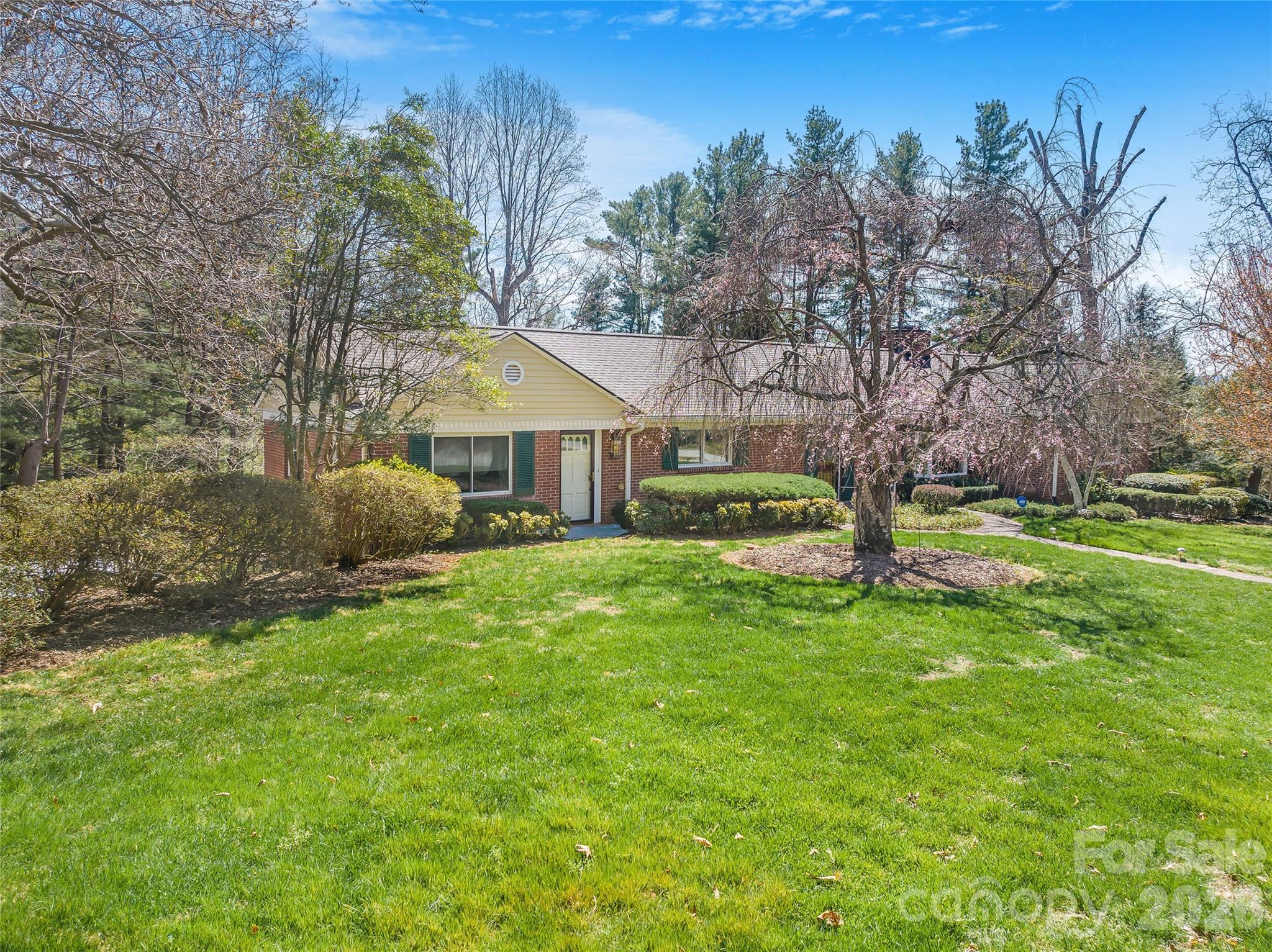 4 Dogwood Road — Asheville