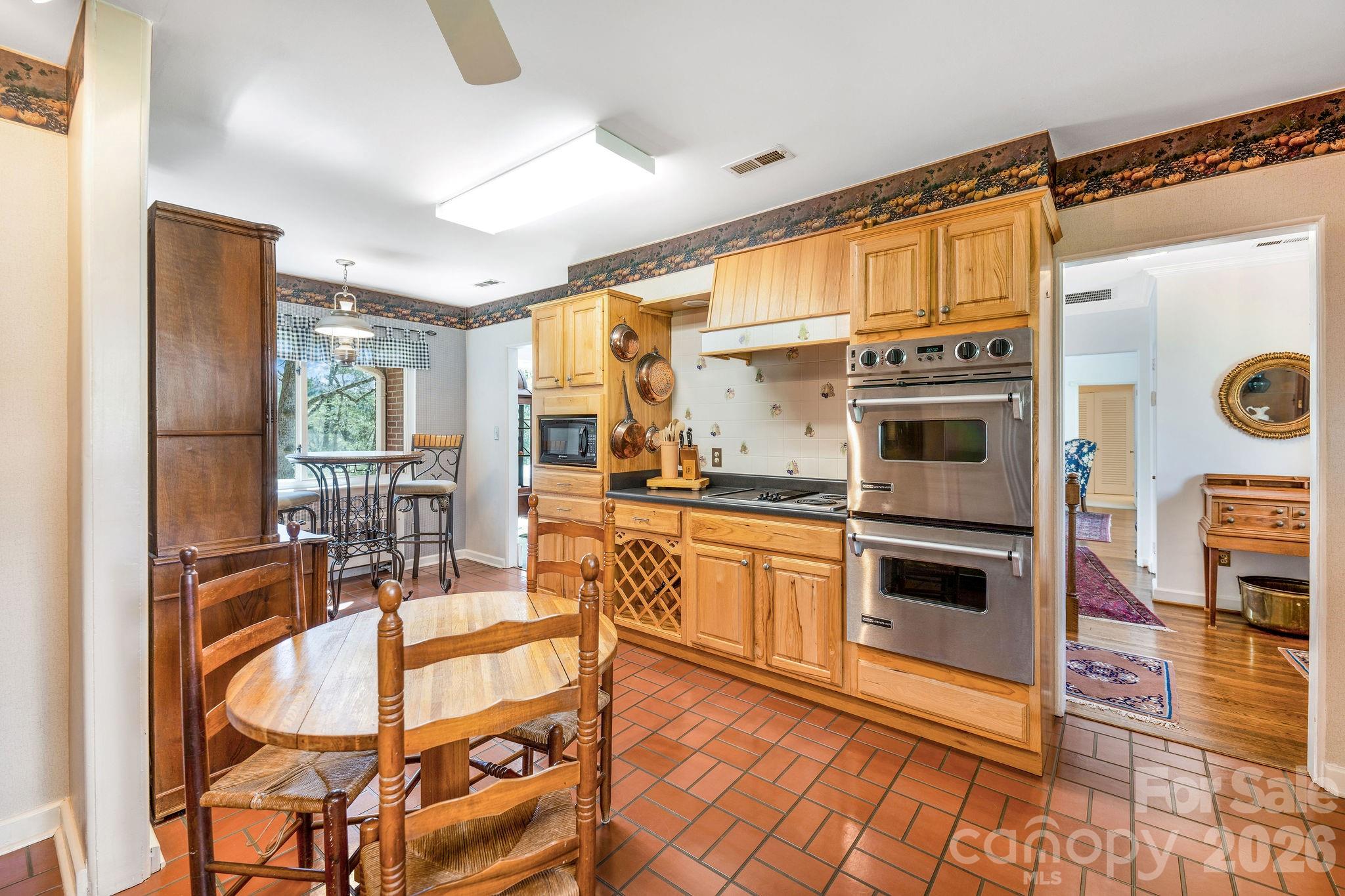 4 Dogwood Road — Asheville