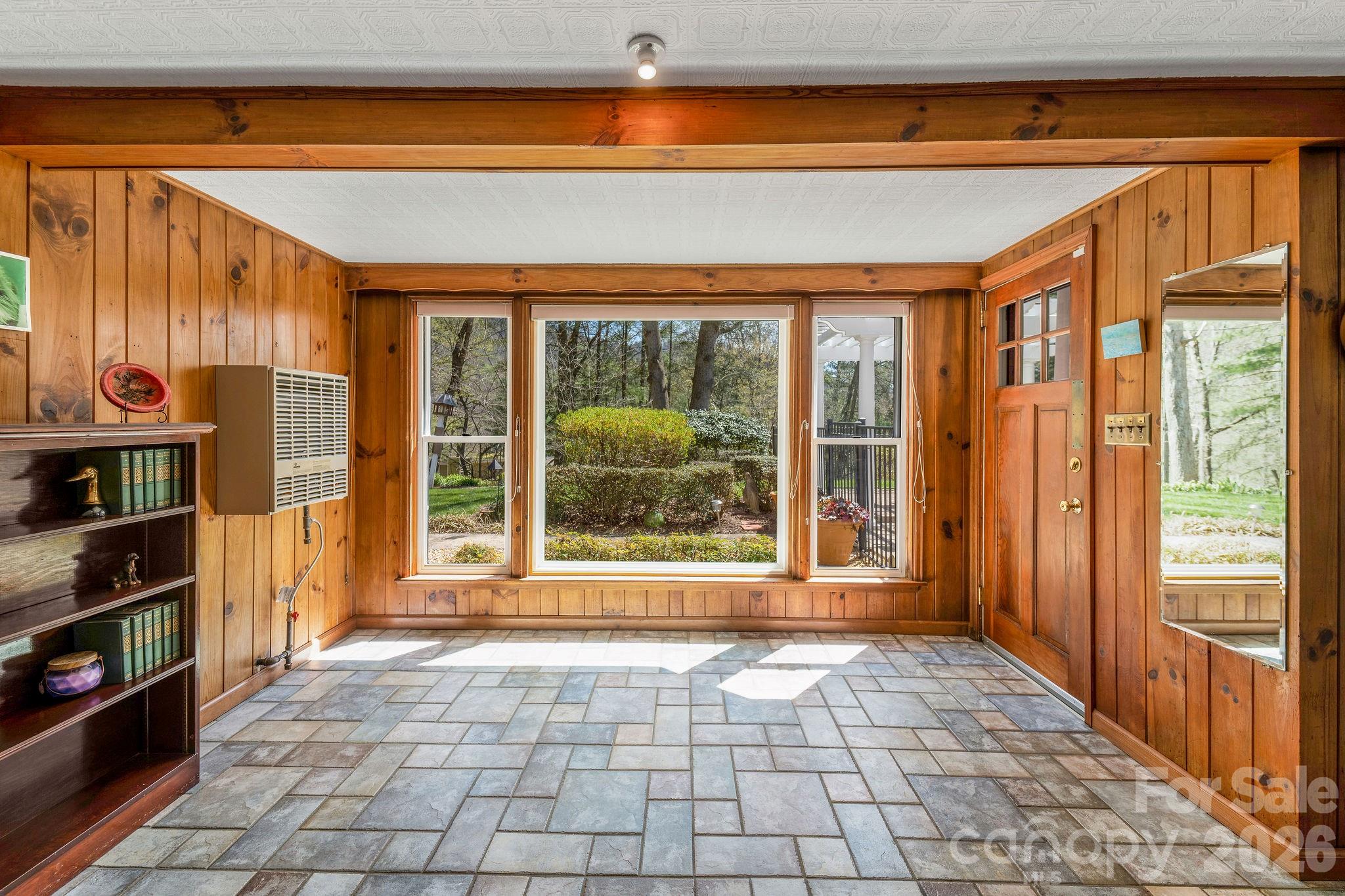 4 Dogwood Road — Asheville