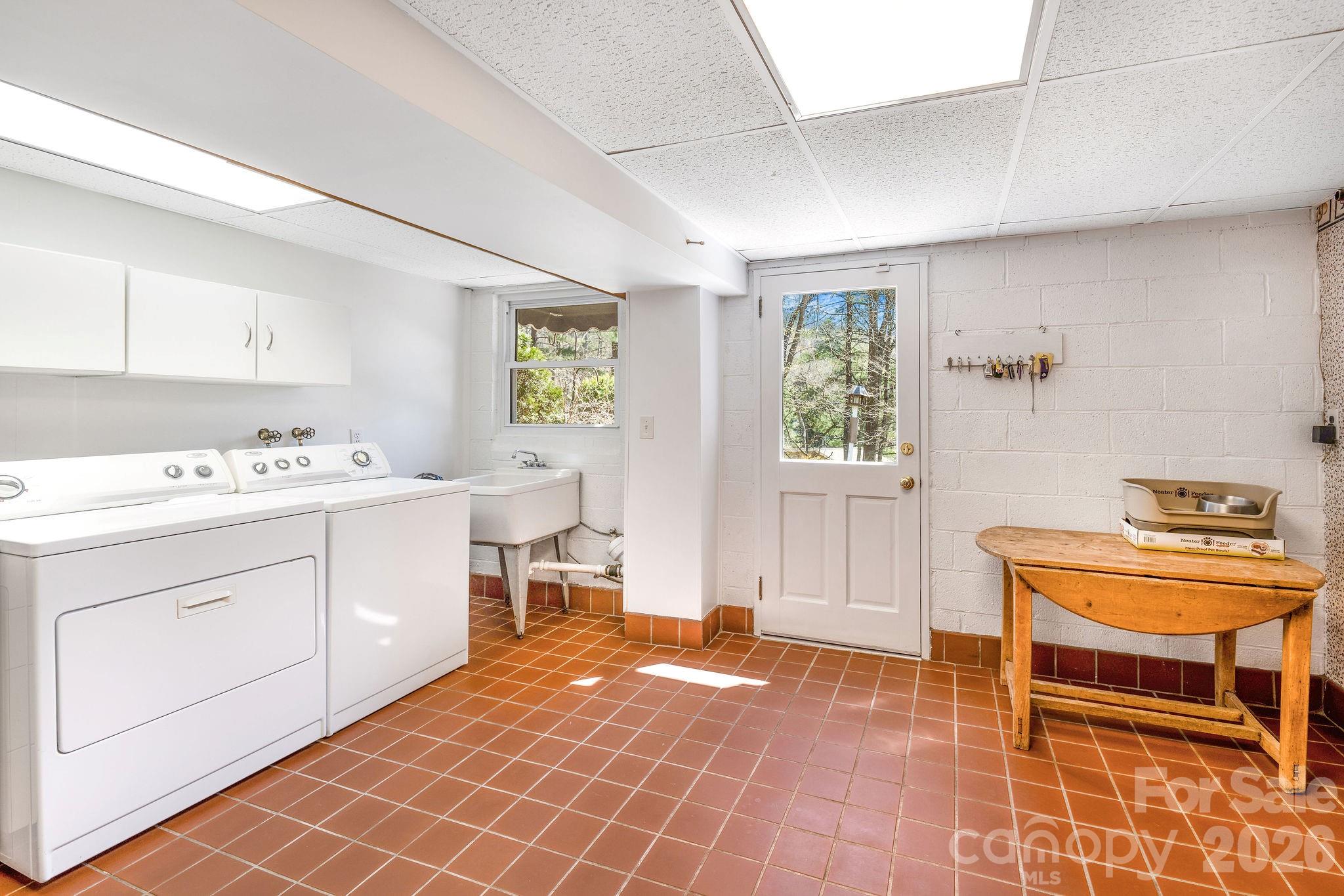 4 Dogwood Road — Asheville