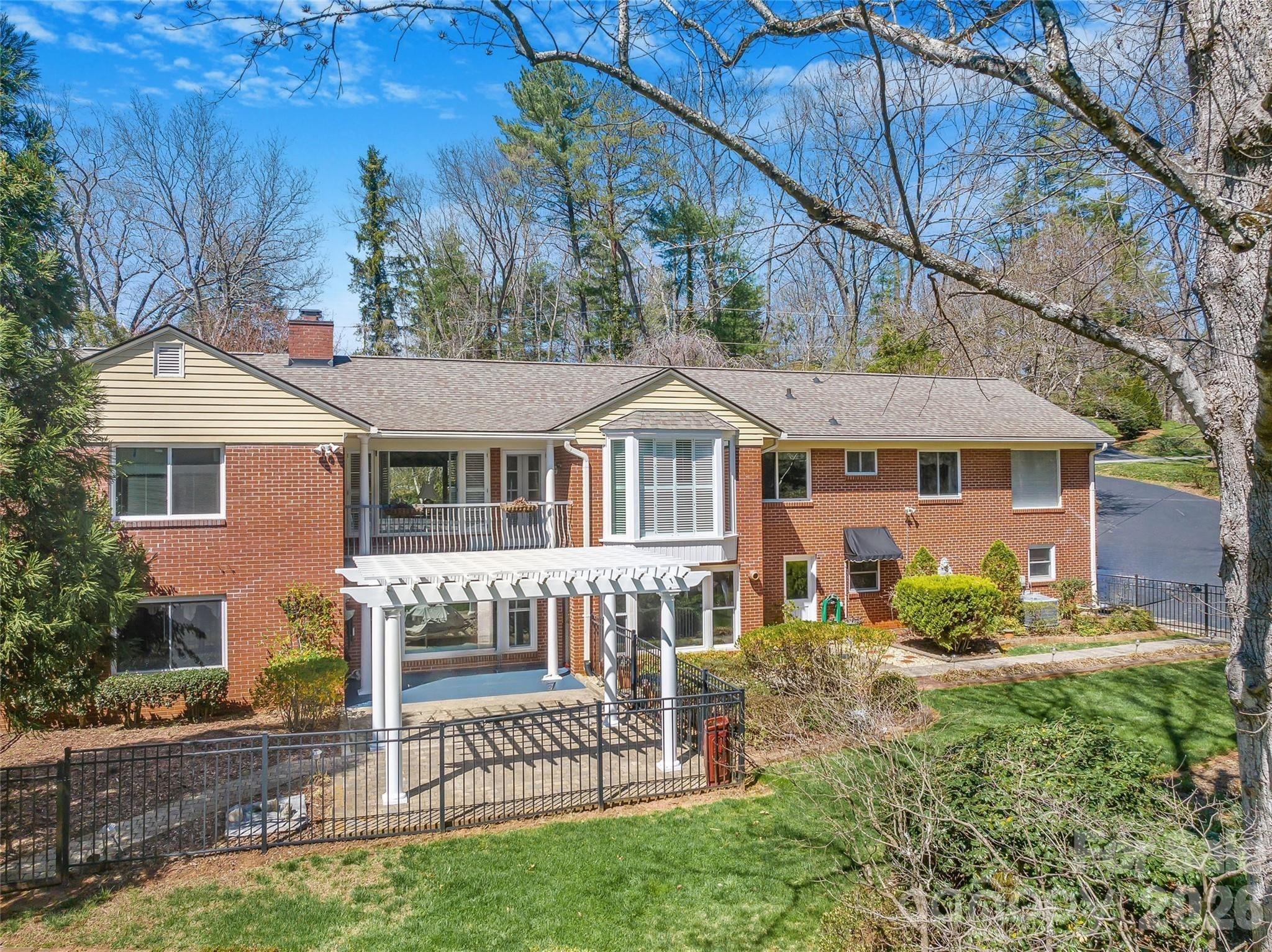 4 Dogwood Road — Asheville