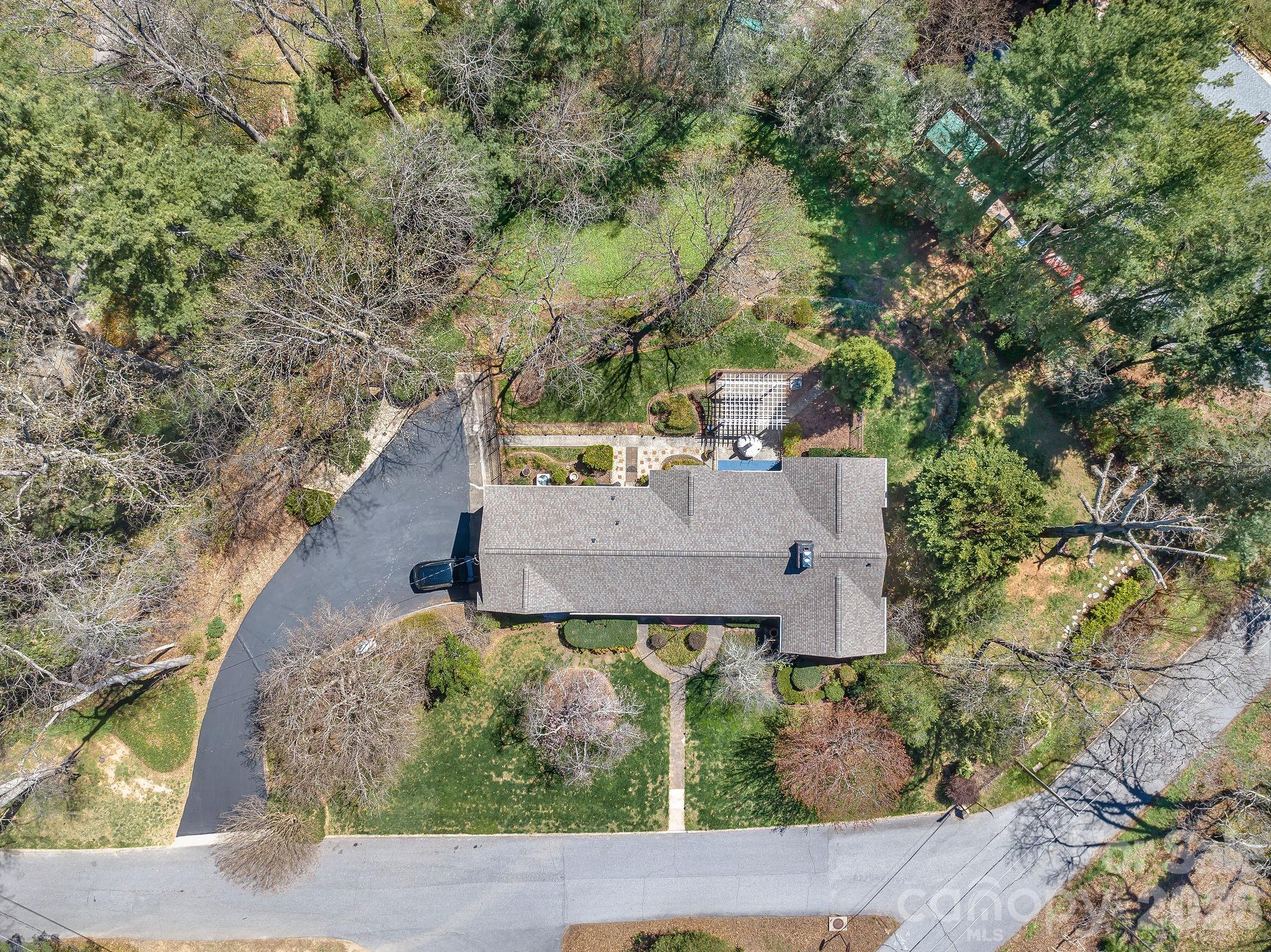 4 Dogwood Road — Asheville