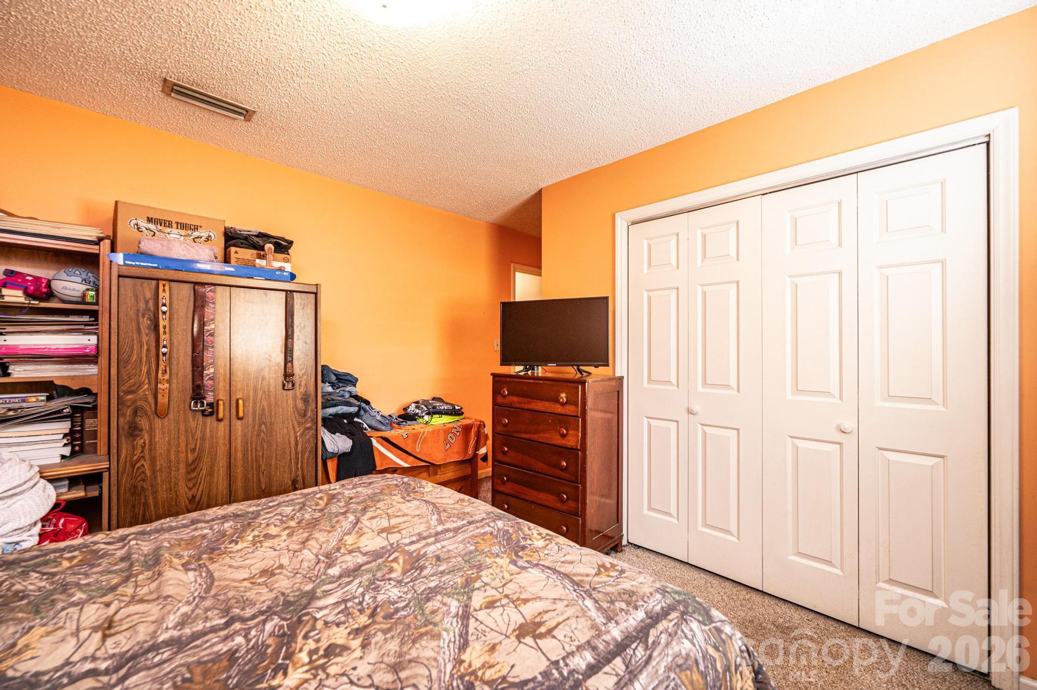 3229 15th Avenue NE — Conover