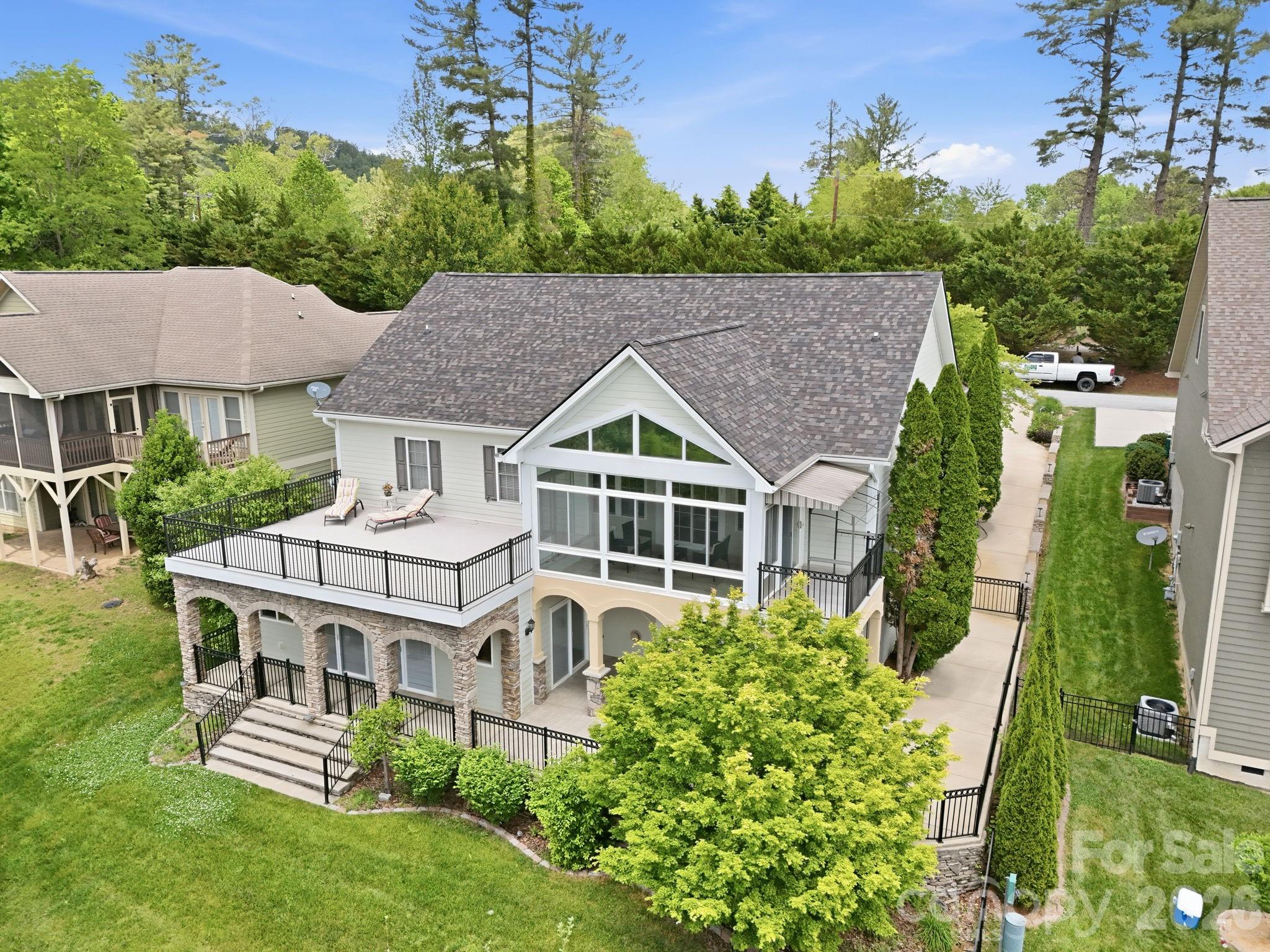 612 Vista Falls Road — Mills River
