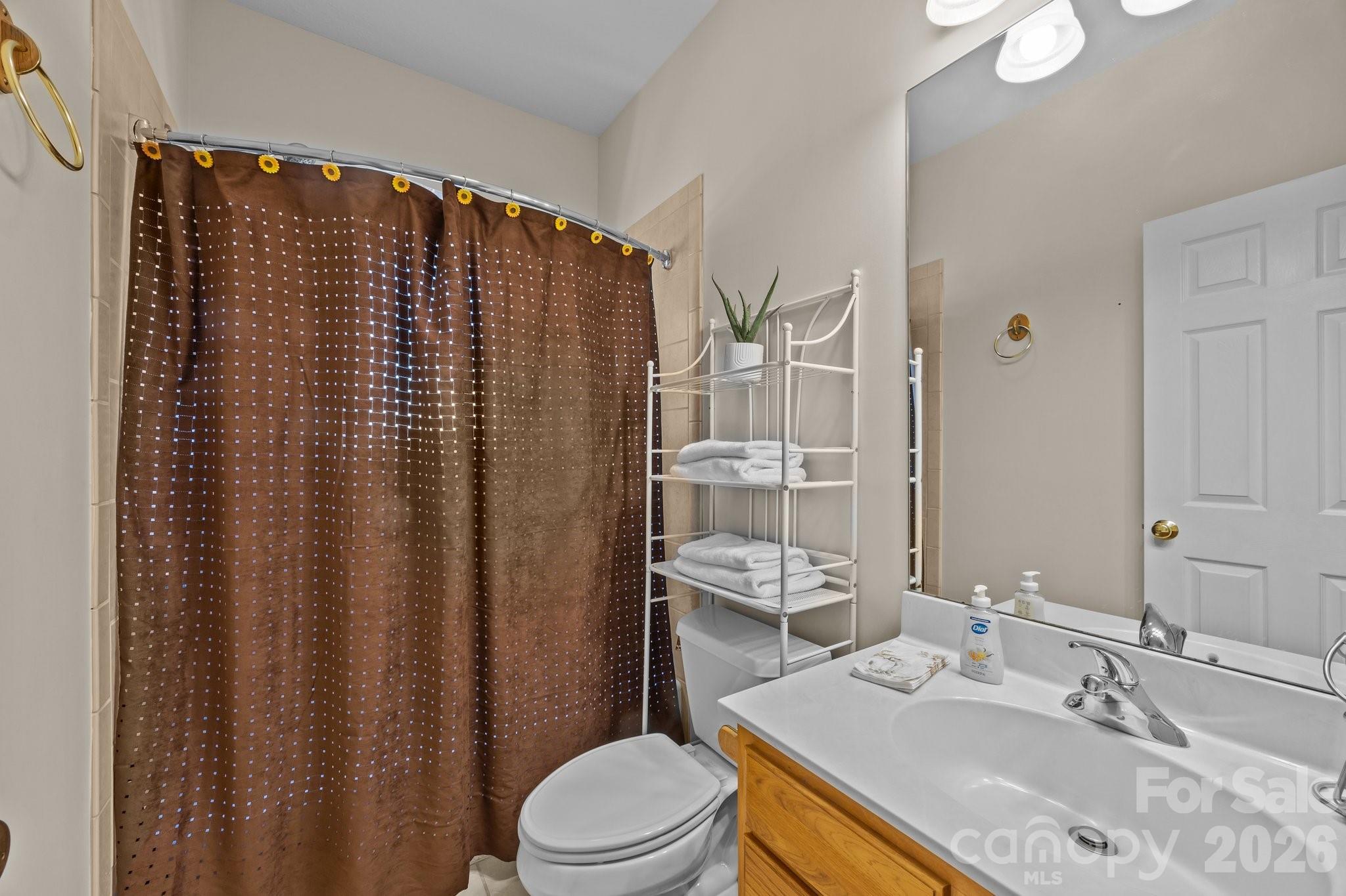 612 Vista Falls Road — Mills River